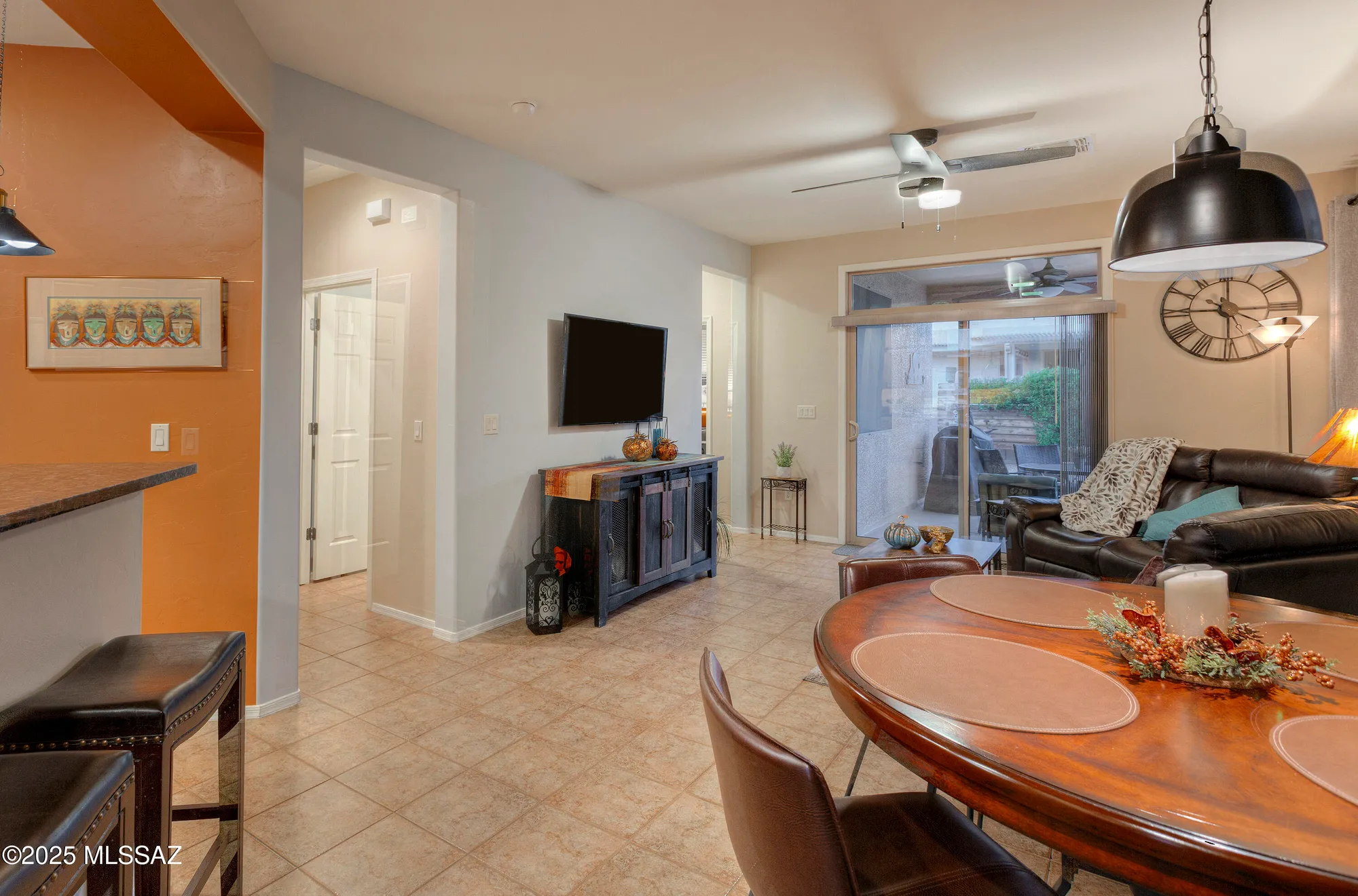 Property Slideshow image 4 of 25 | 512 w bazille way, Green Valley, AZ, 85614