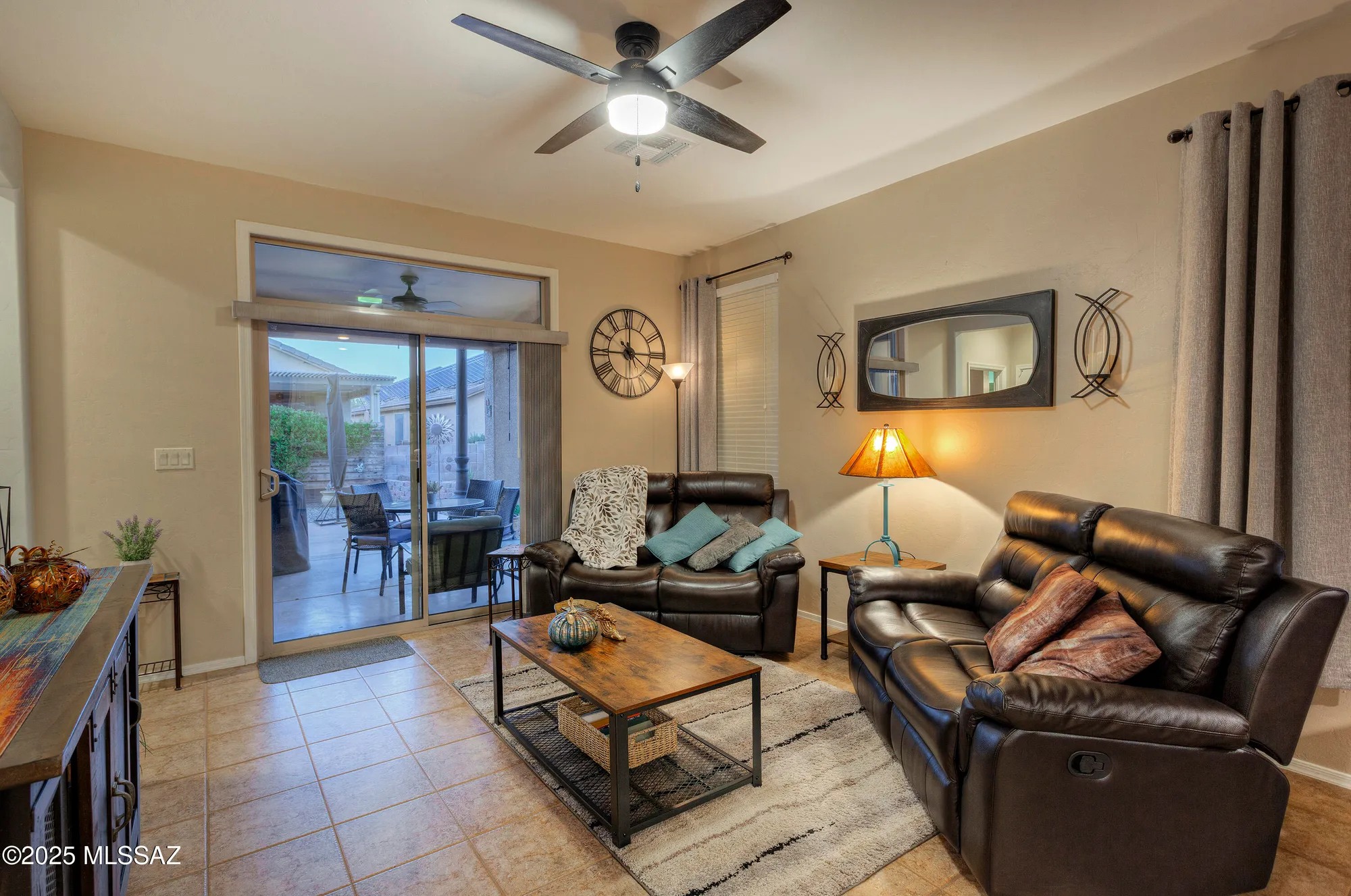 Property Slideshow image 6 of 25 | 512 w bazille way, Green Valley, AZ, 85614