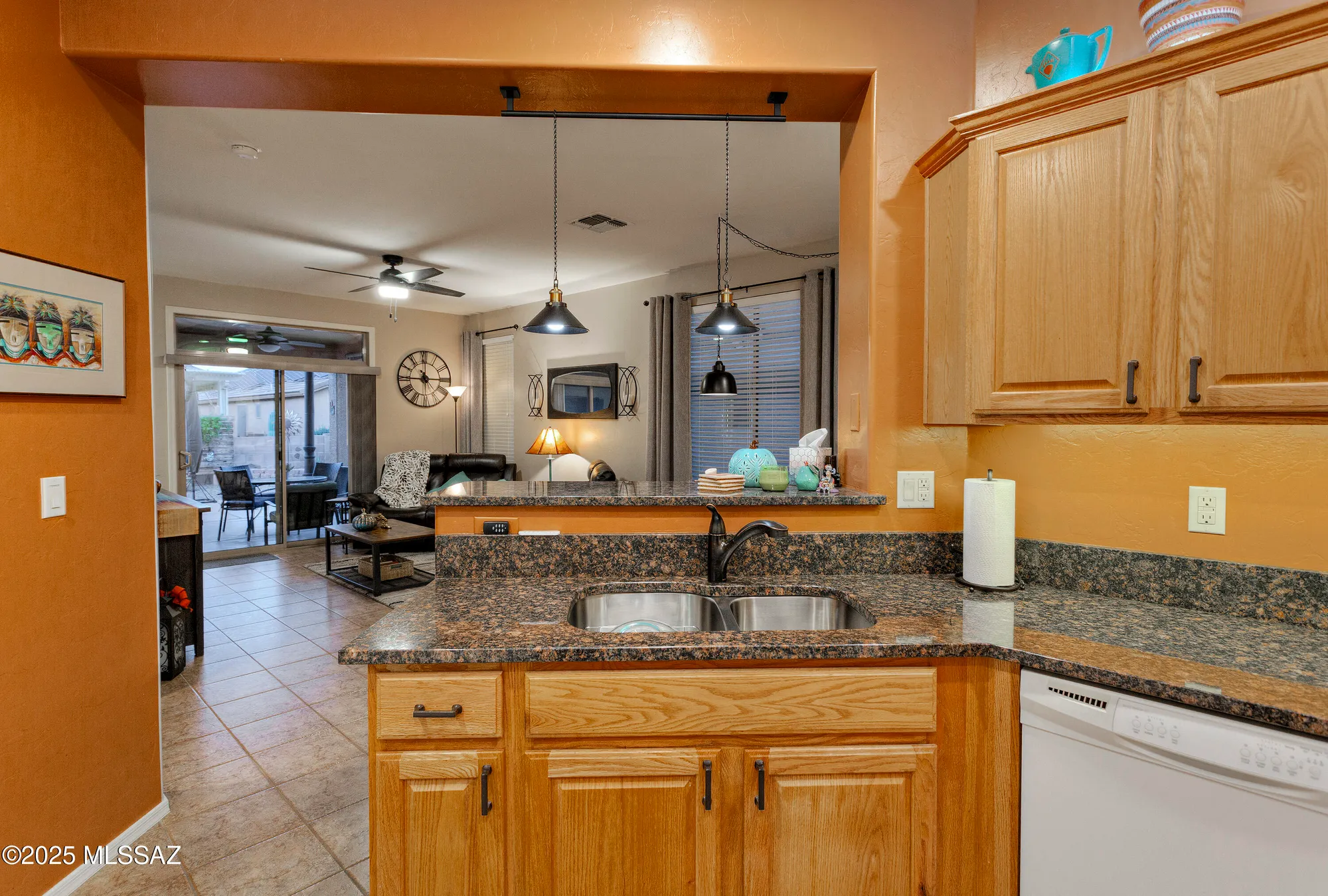 Property Slideshow image 11 of 25 | 512 w bazille way, Green Valley, AZ, 85614