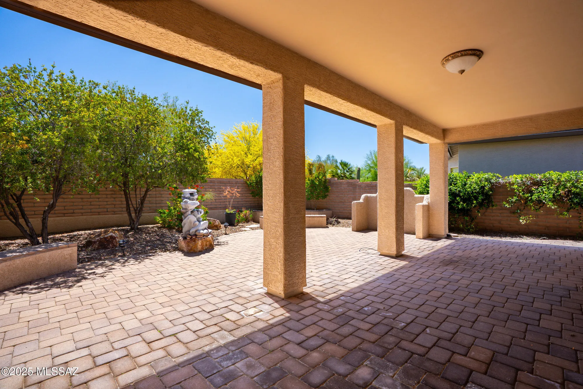 Property Slideshow image 9 of 42 | 700 n pebbles ridge dr, Green Valley, AZ, 85614