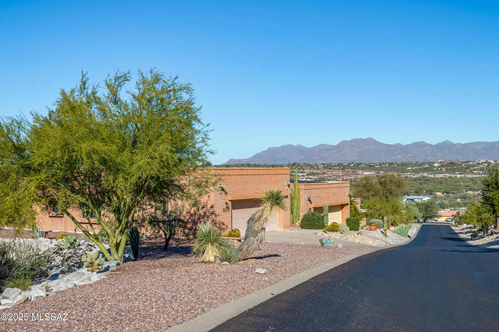 Property Slideshow image 2 of 38 | 8665 n coral ridge loop, Tucson, AZ, 85704