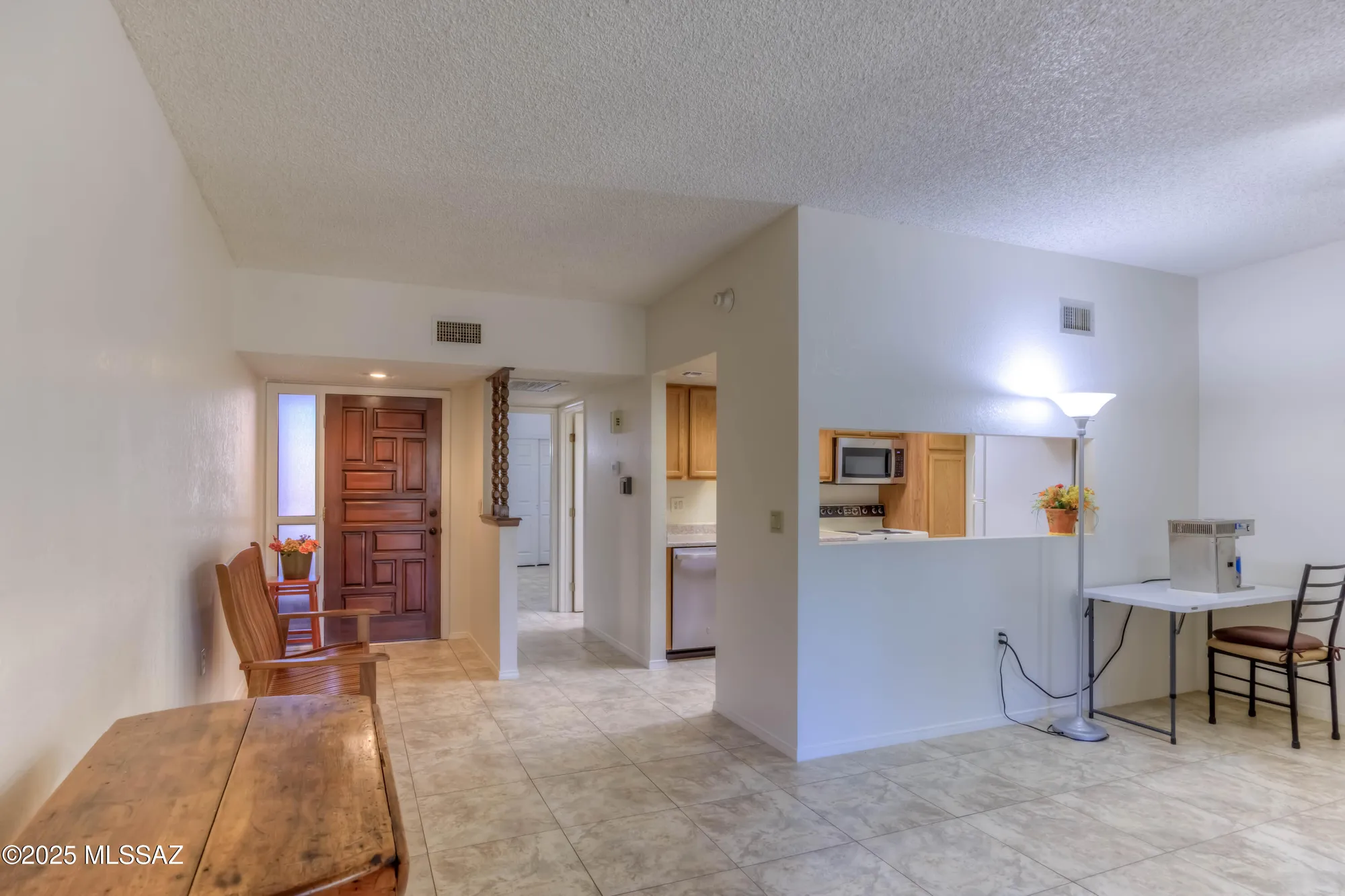 Property Slideshow image 7 of 22 | 1714 w dalehaven cir, Tucson, AZ, 85704