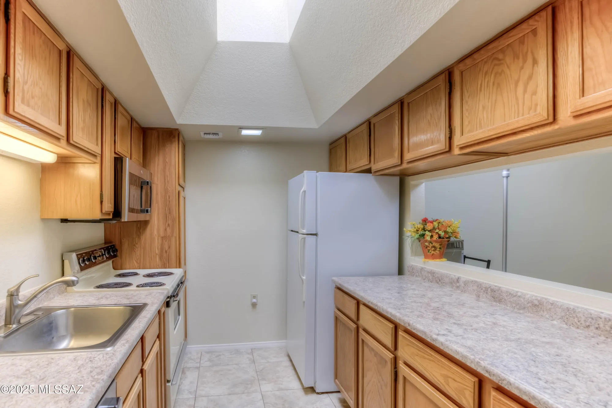 Property Slideshow image 8 of 22 | 1714 w dalehaven cir, Tucson, AZ, 85704
