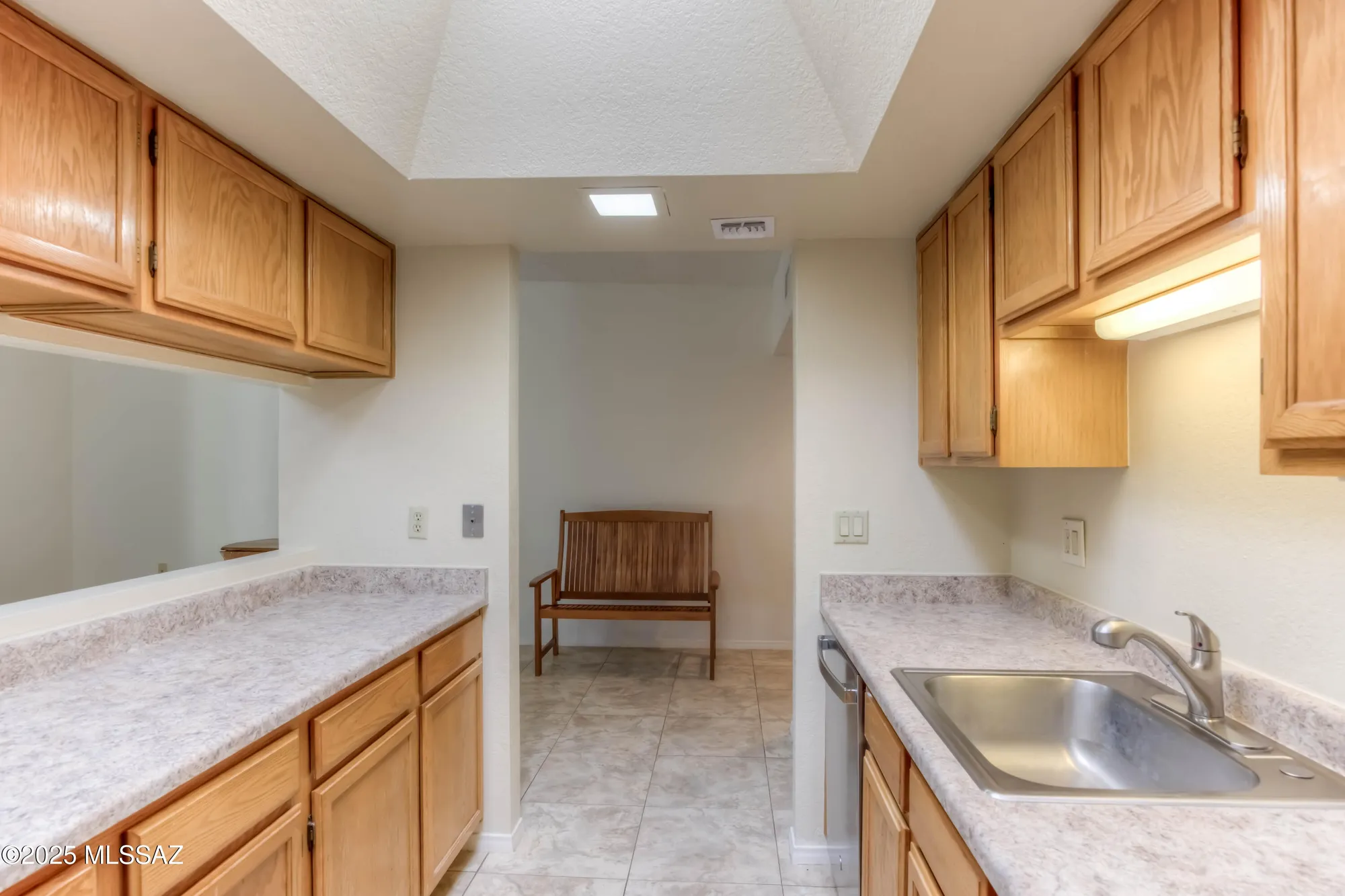 Property Slideshow image 9 of 22 | 1714 w dalehaven cir, Tucson, AZ, 85704