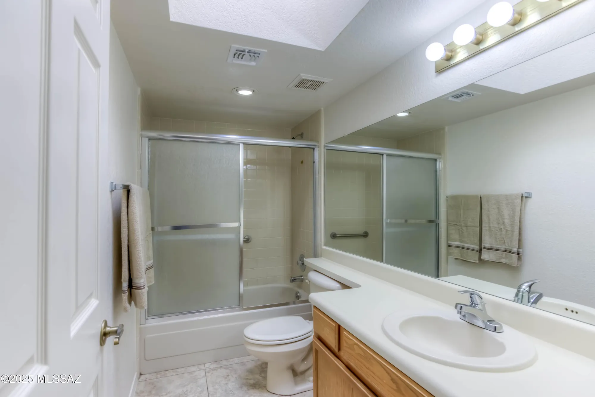 Property Slideshow image 10 of 22 | 1714 w dalehaven cir, Tucson, AZ, 85704