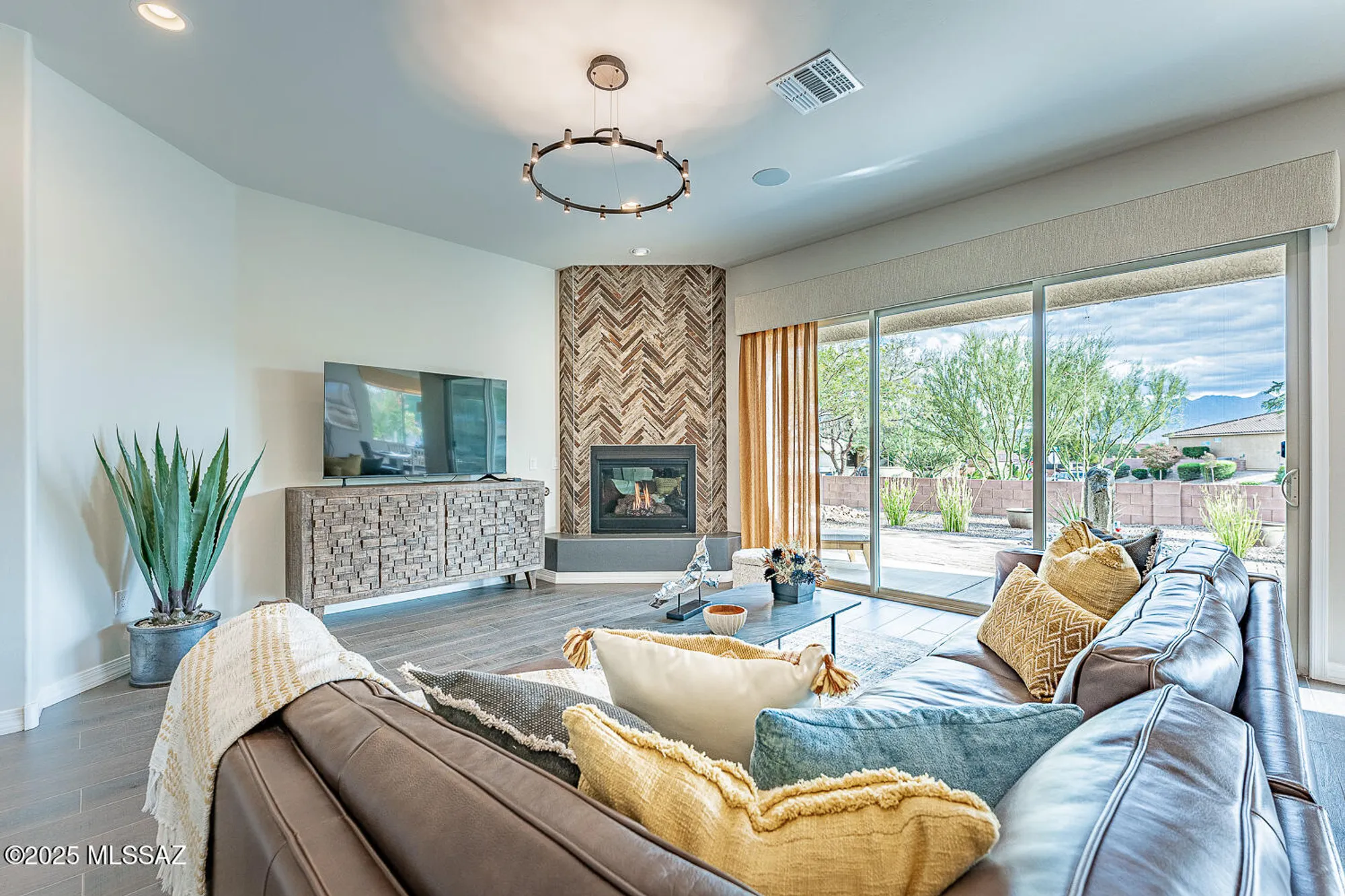 Property Slideshow image 4 of 31 | 846 w tranquil water path, Green Valley, AZ, 85614