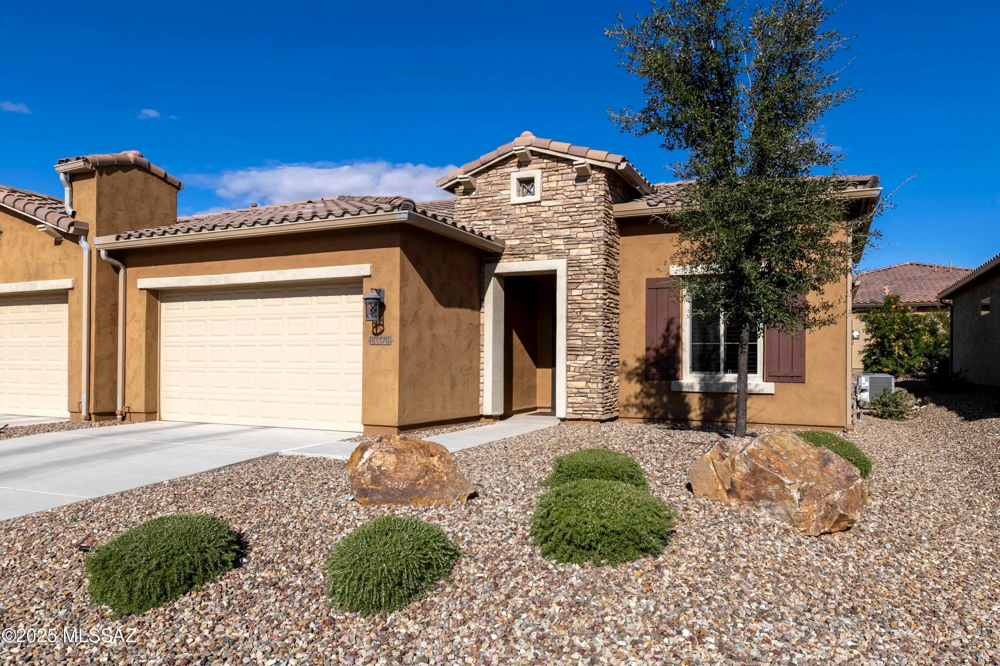 Property Slideshow image 2 of 36 | 61370 e flint dr, Oracle, AZ, 85623