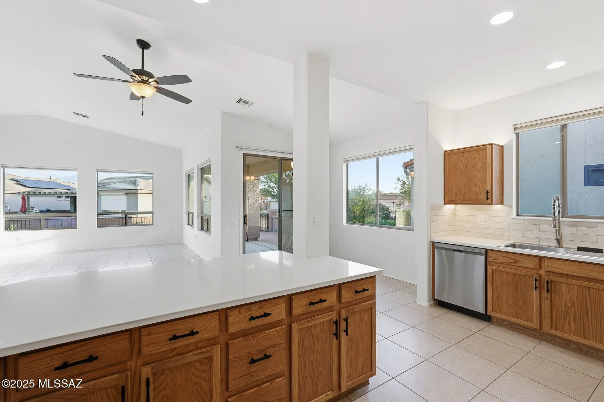 Property Slideshow image 21 of 50 | 4751 s longmore dr, Green Valley, AZ, 85622