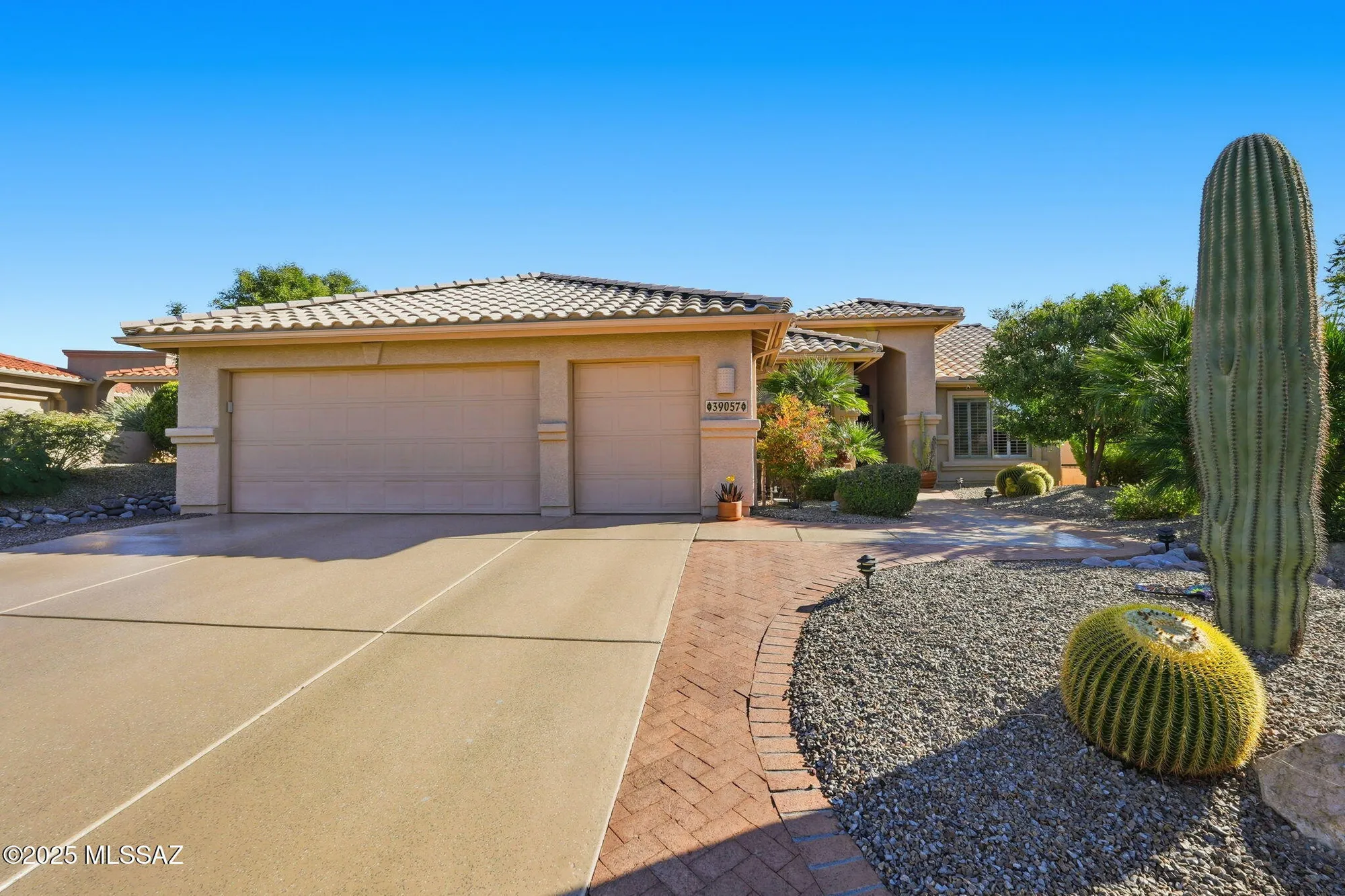 Property Slideshow image 10 of 50 | 39057 s riverwood ct, Tucson, AZ, 85739