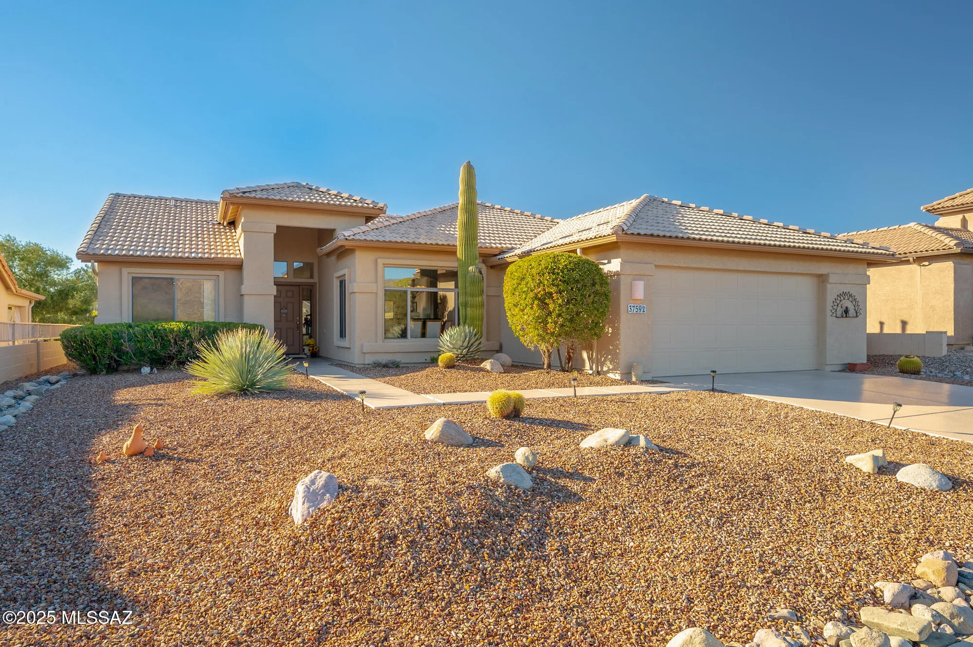 Property Slideshow image 8 of 51 | 37592 s desert bluff dr, Tucson, AZ, 85739