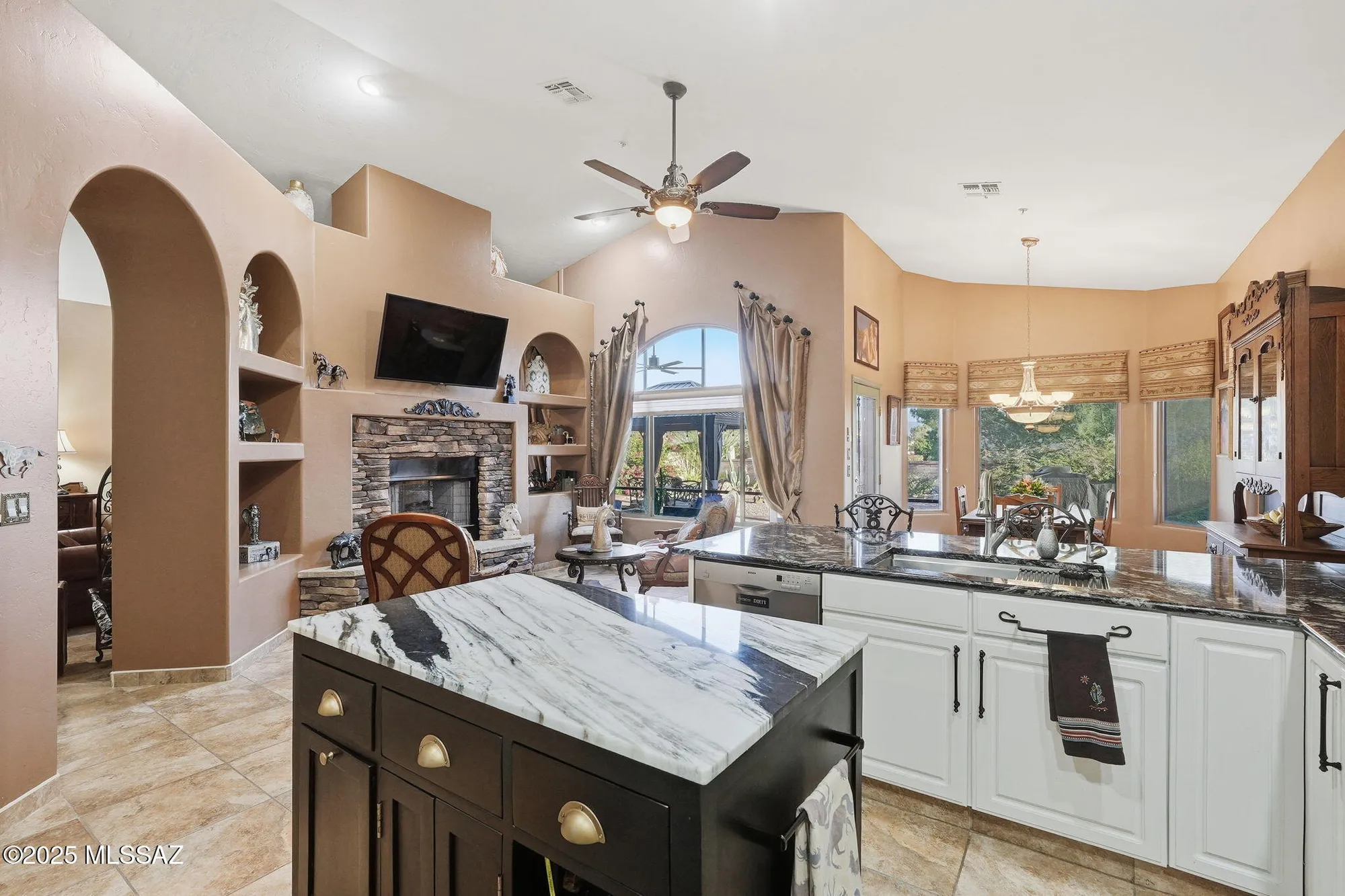 Property Slideshow image 21 of 49 | 3461 s abrego dr, Green Valley, AZ, 85614