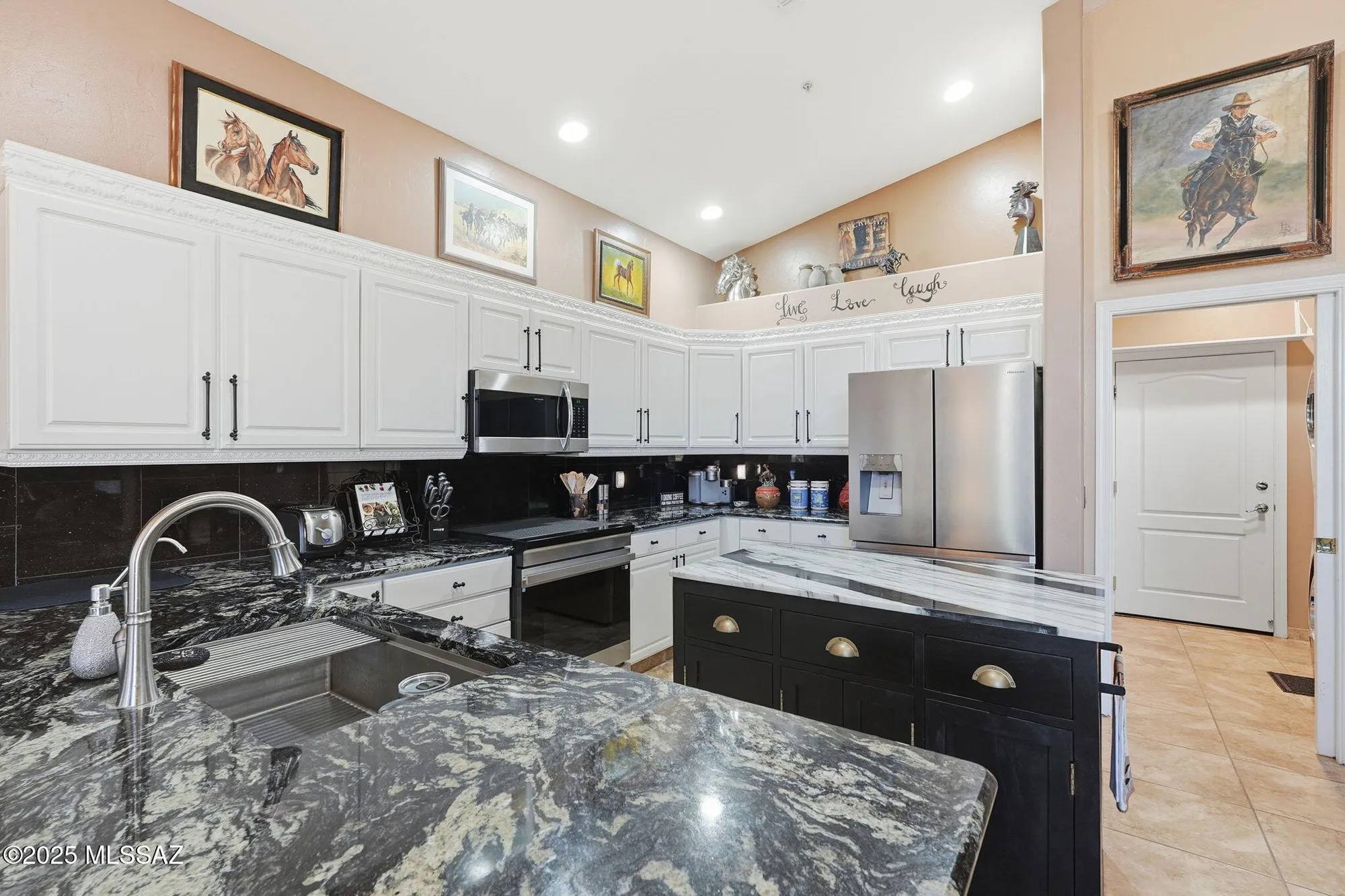 Property Slideshow image 16 of 49 | 3461 s abrego dr, Green Valley, AZ, 85614