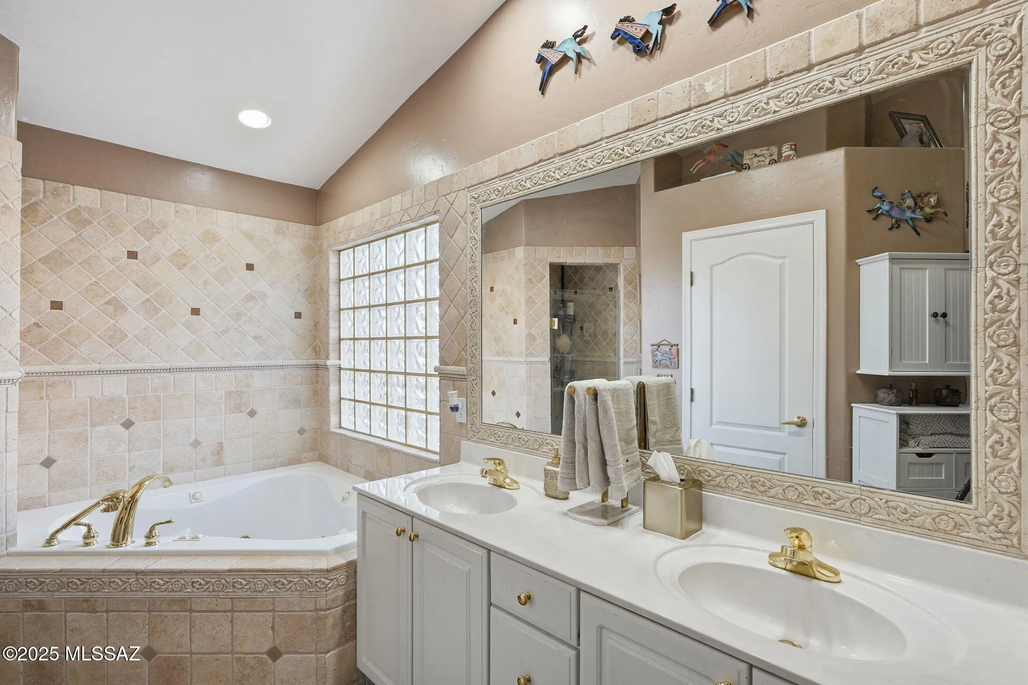 Property Slideshow image 31 of 49 | 3461 s abrego dr, Green Valley, AZ, 85614