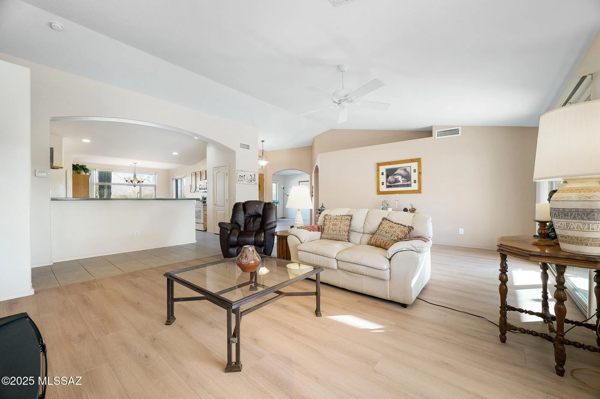 Property Slideshow image 14 of 51 | 37592 s desert bluff dr, Tucson, AZ, 85739