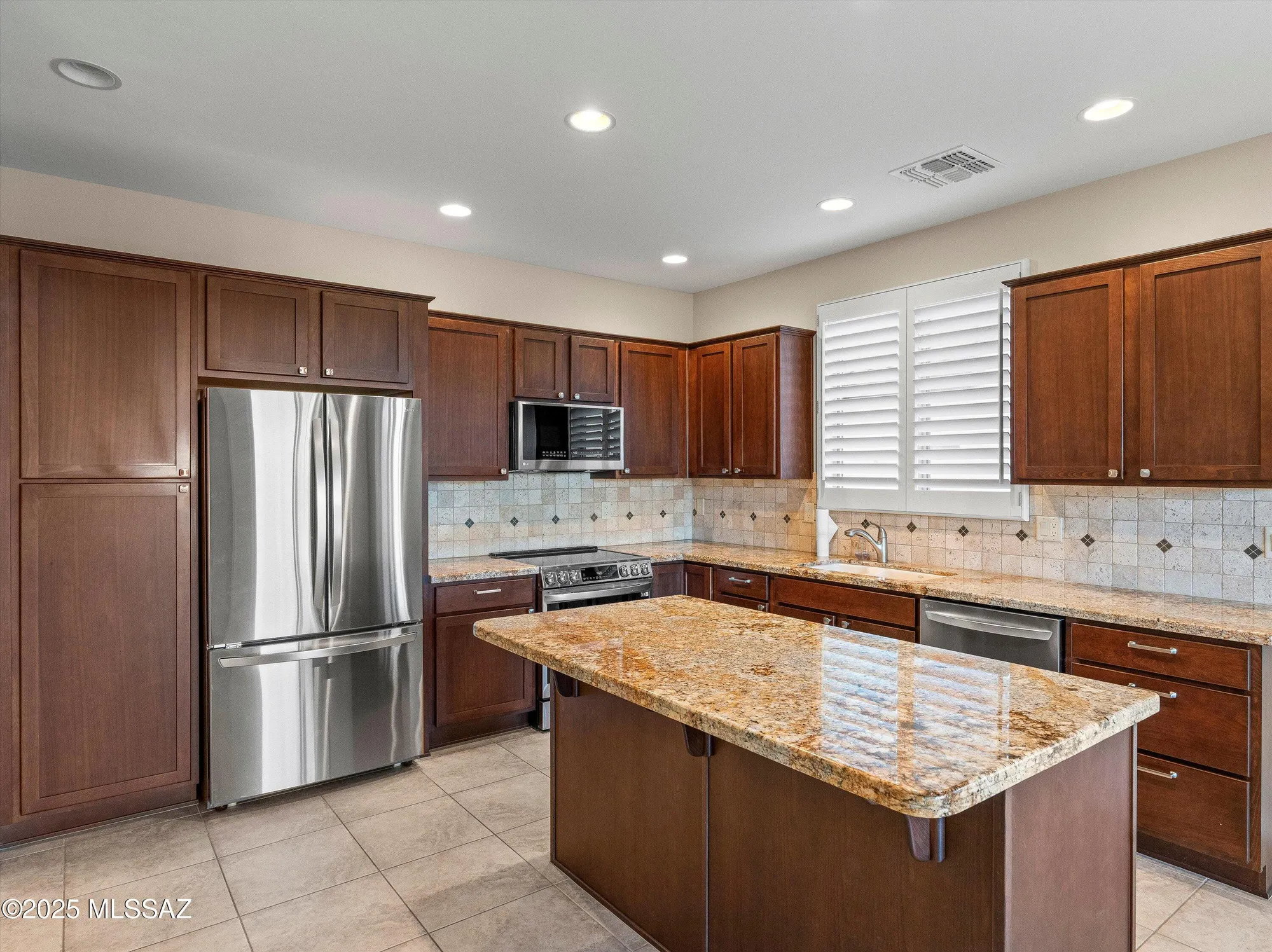 Property Slideshow image 9 of 51 | 60368 e arroyo vista dr, Oracle, AZ, 85623