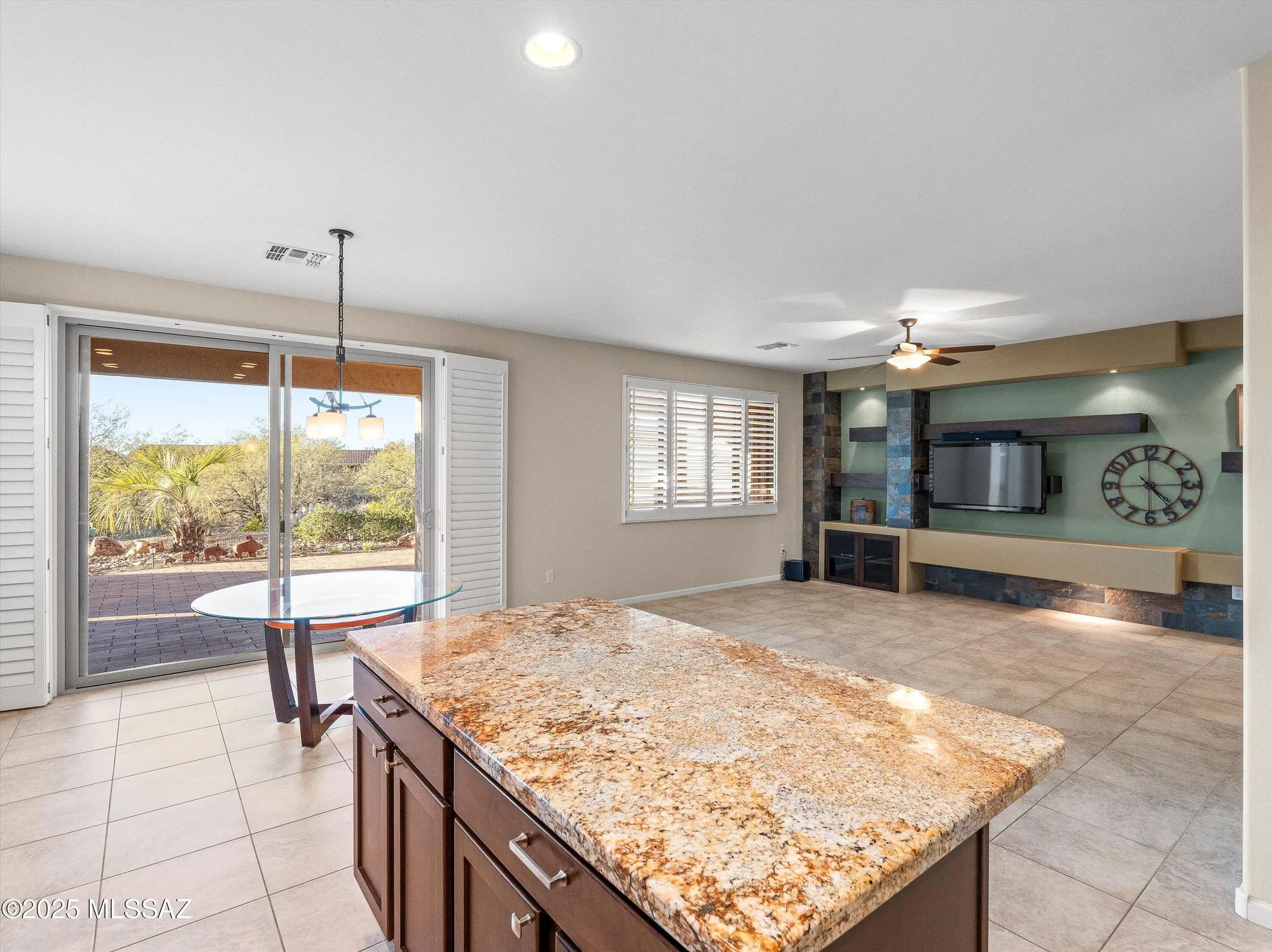 Property Slideshow image 10 of 51 | 60368 e arroyo vista dr, Oracle, AZ, 85623