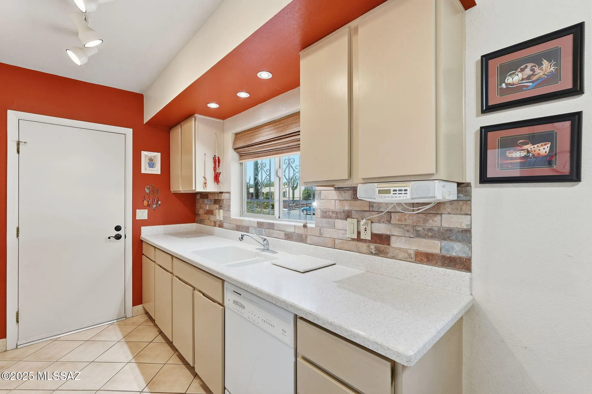 Property Slideshow image 16 of 35 | 1985 s san vincent dr, Green Valley, AZ, 85614