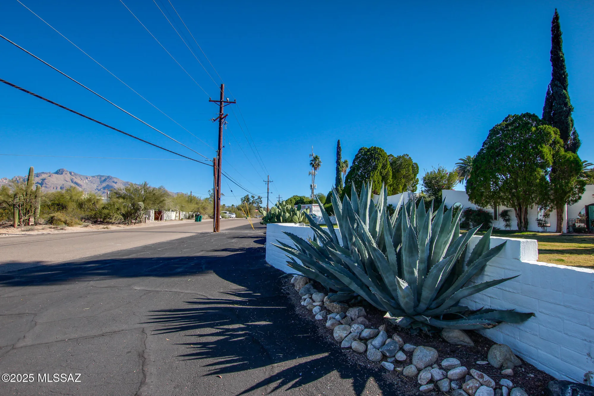 Property Slideshow image 35 of 44 | 703 w las lomitas rd, Tucson, AZ, 85704