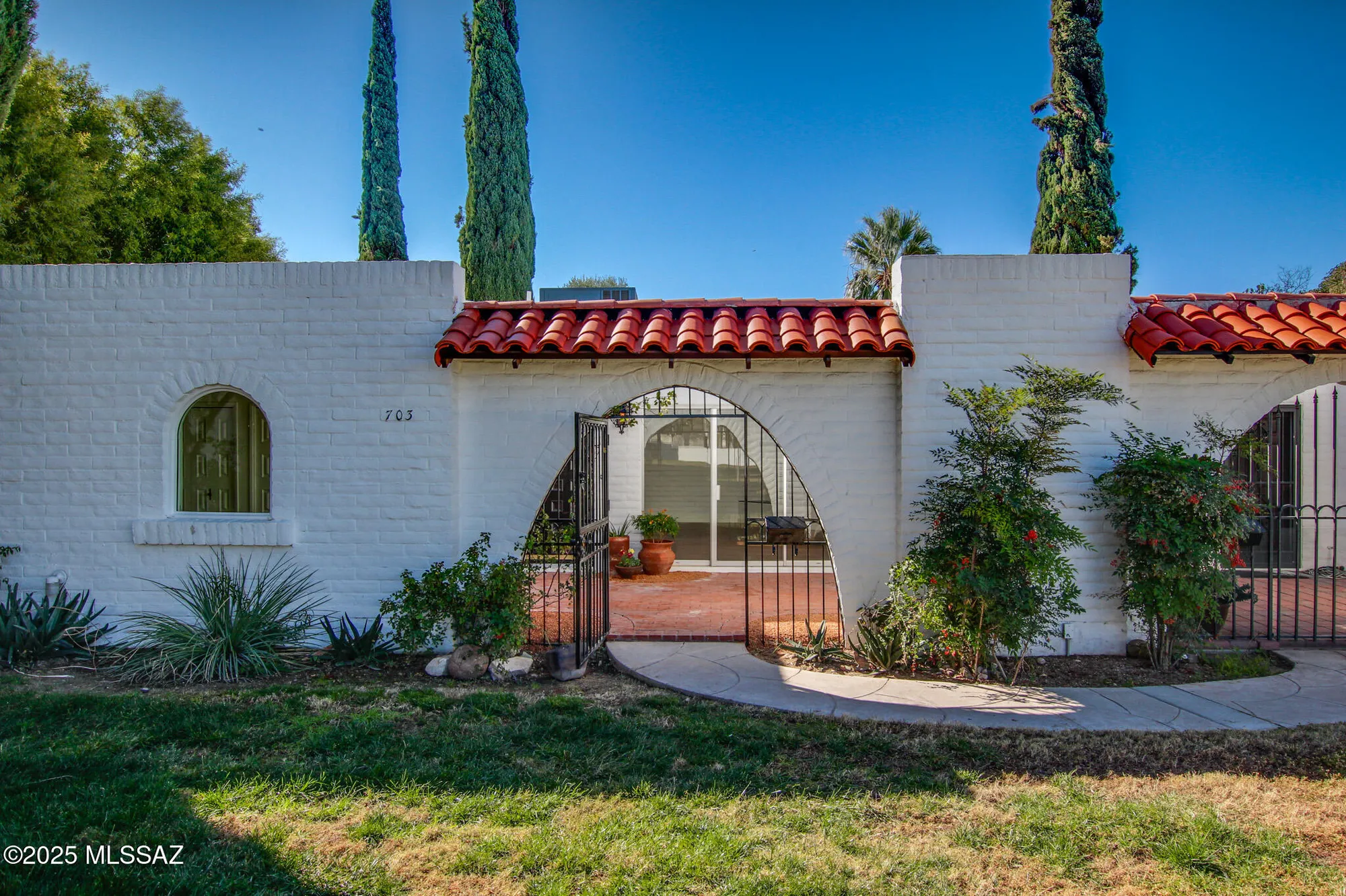 Property Slideshow image 7 of 44 | 703 w las lomitas rd, Tucson, AZ, 85704