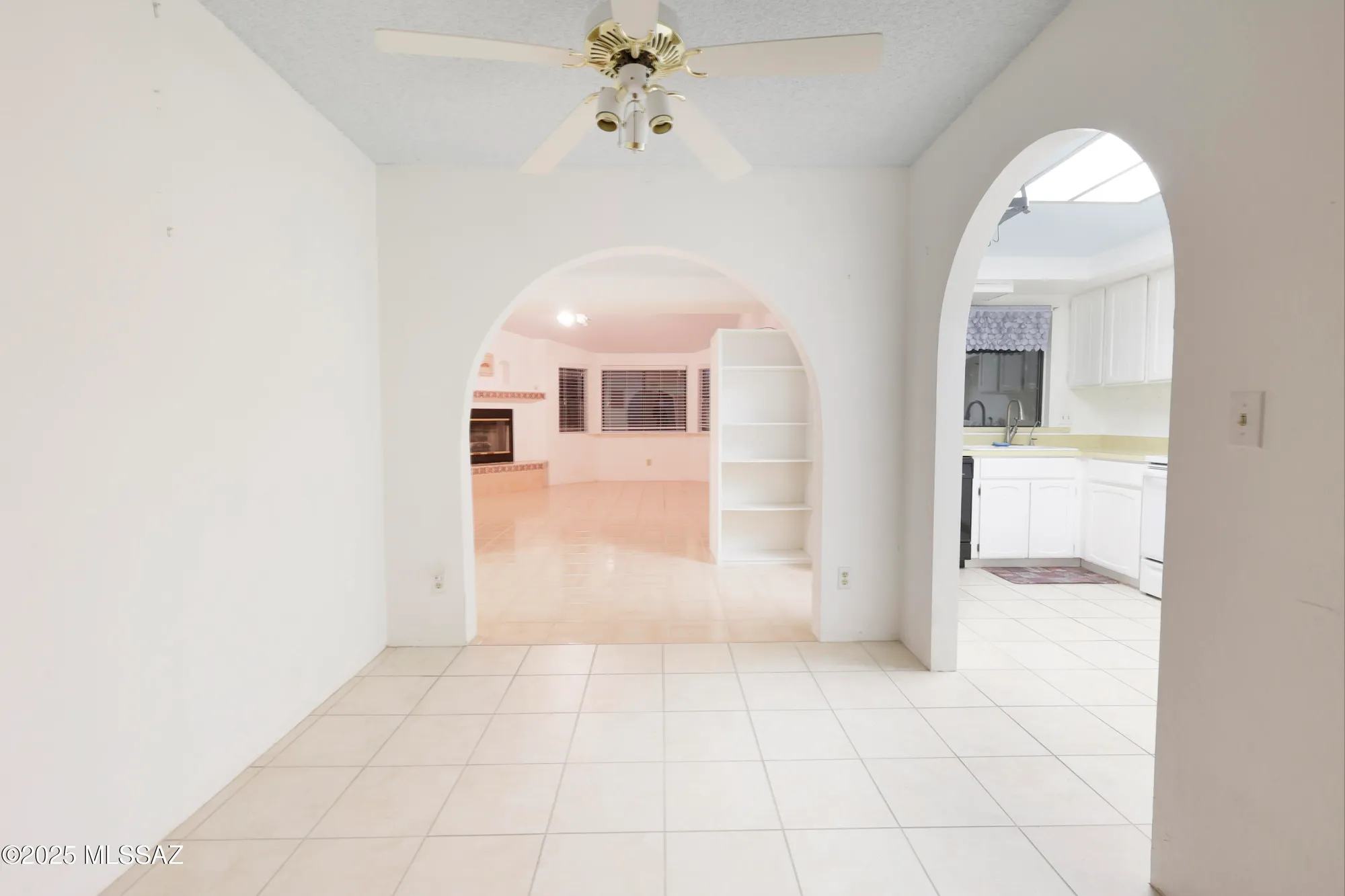 Property Slideshow image 5 of 22 | 110 w calle melendrez, Green Valley, AZ, 85614