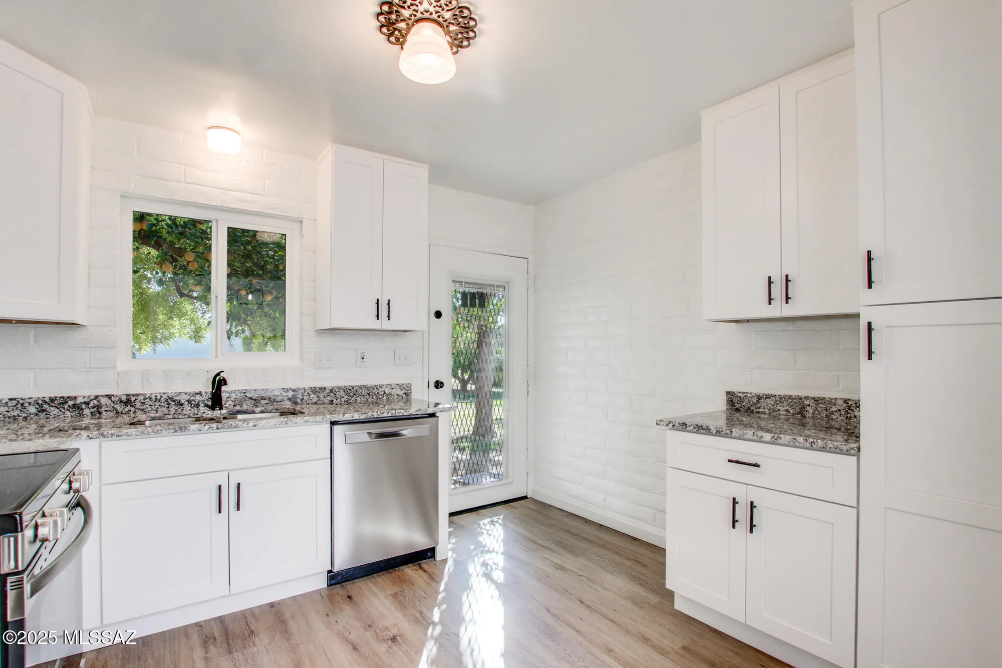 Property Slideshow image 10 of 44 | 703 w las lomitas rd, Tucson, AZ, 85704