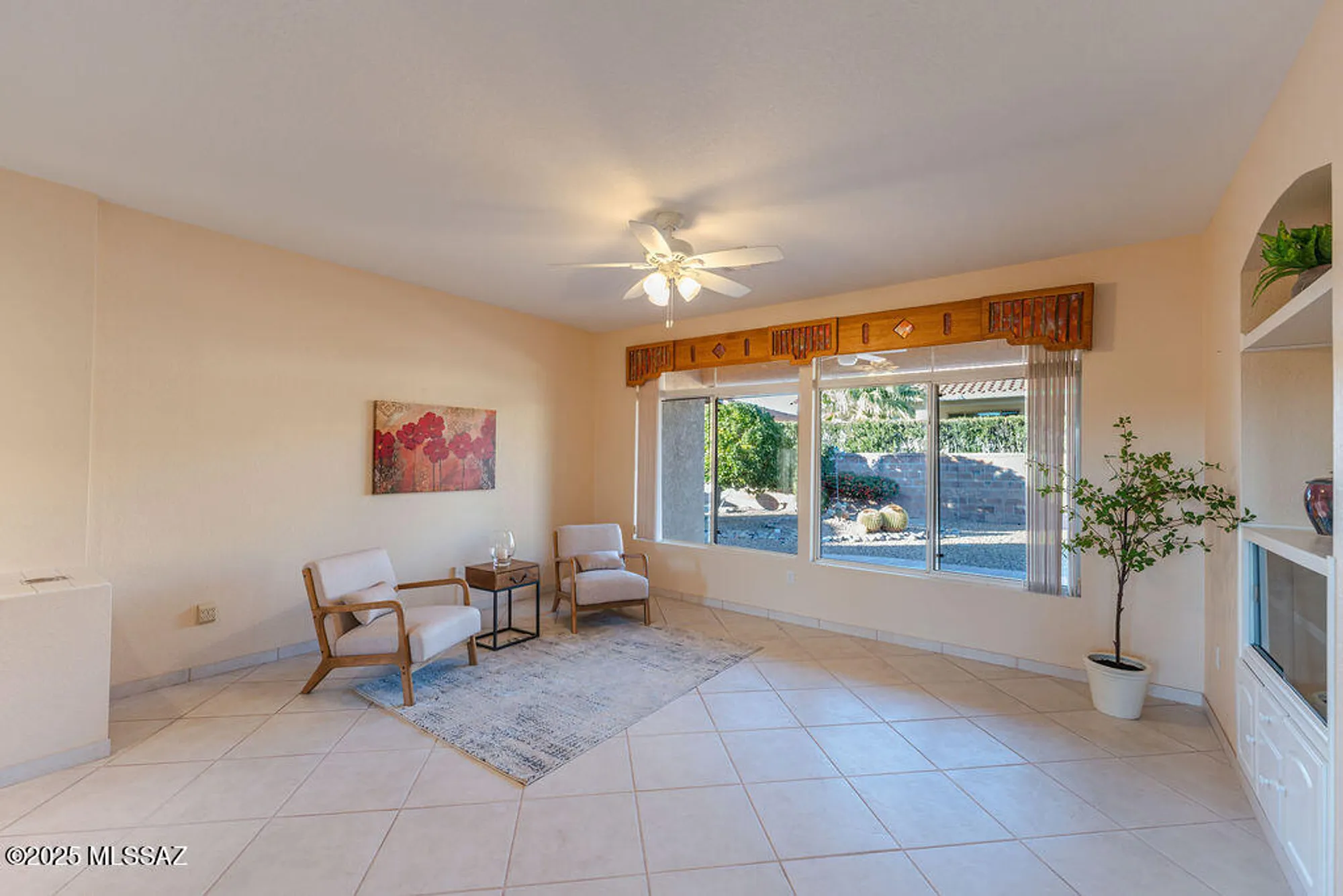 Property Slideshow image 8 of 34 | 1329 e royal ridge dr, Oro Valley, AZ, 85755