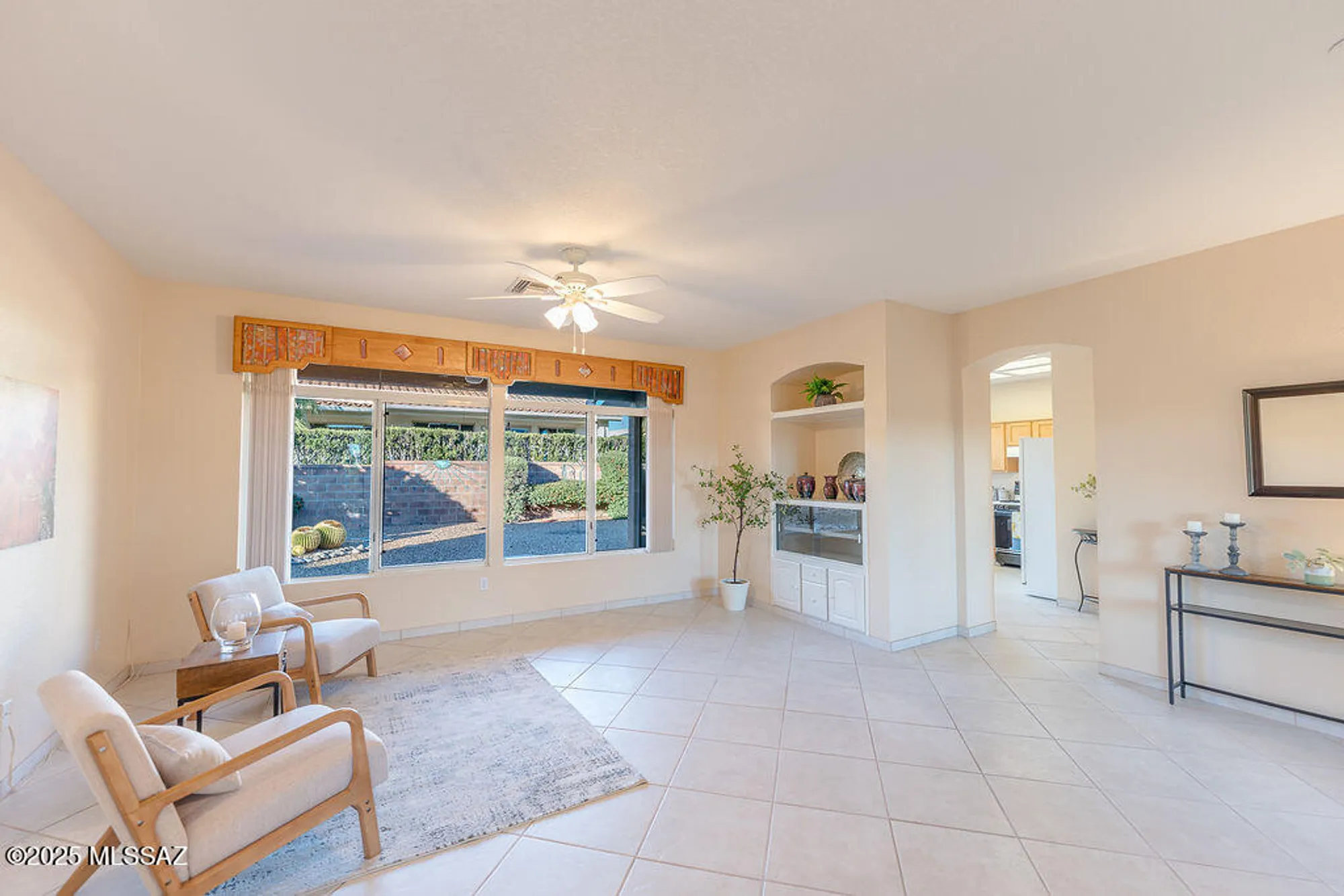 Property Slideshow image 11 of 34 | 1329 e royal ridge dr, Oro Valley, AZ, 85755