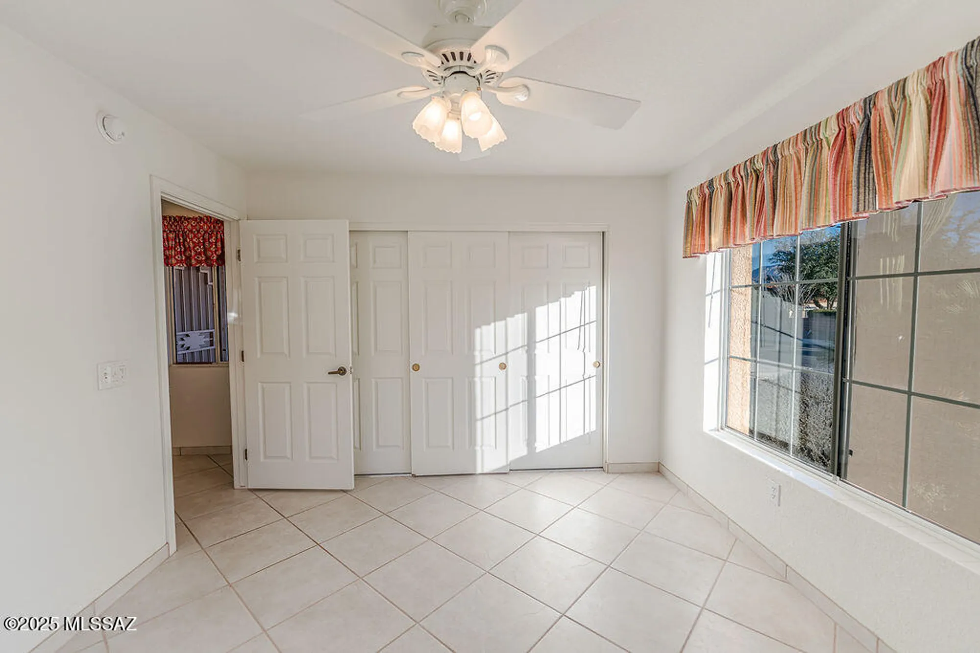 Property Slideshow image 26 of 34 | 1329 e royal ridge dr, Oro Valley, AZ, 85755