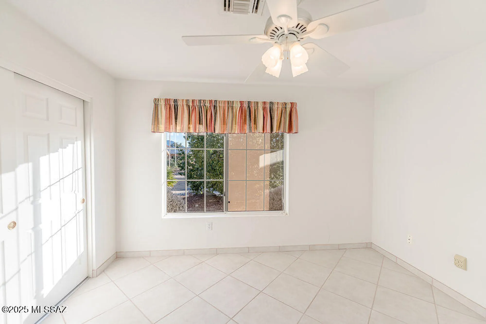 Property Slideshow image 24 of 34 | 1329 e royal ridge dr, Oro Valley, AZ, 85755