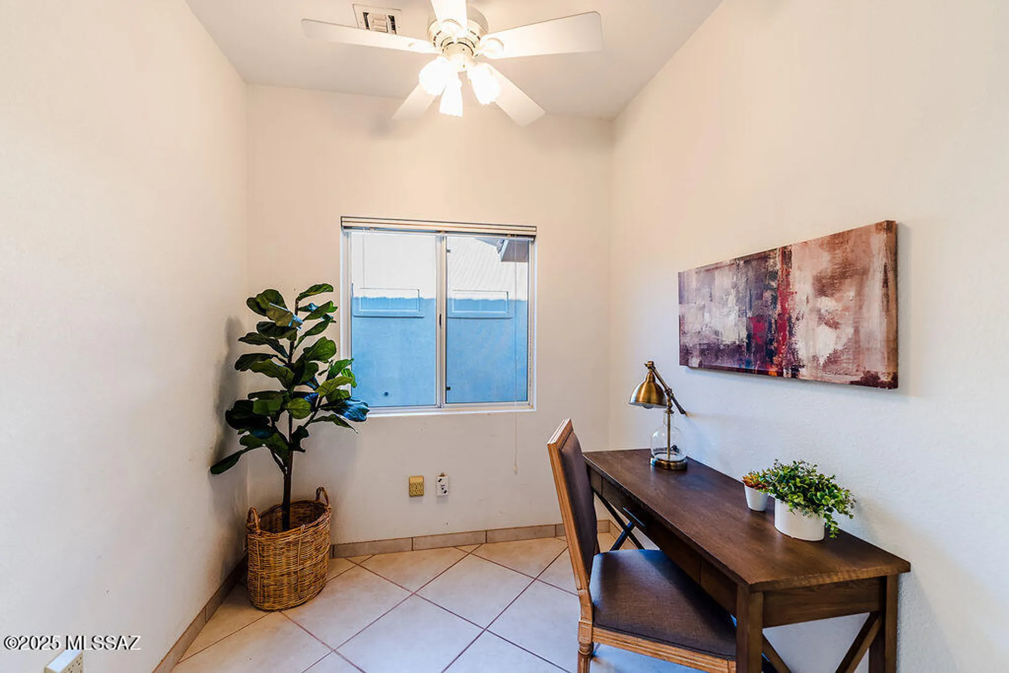 Property Slideshow image 28 of 34 | 1329 e royal ridge dr, Oro Valley, AZ, 85755