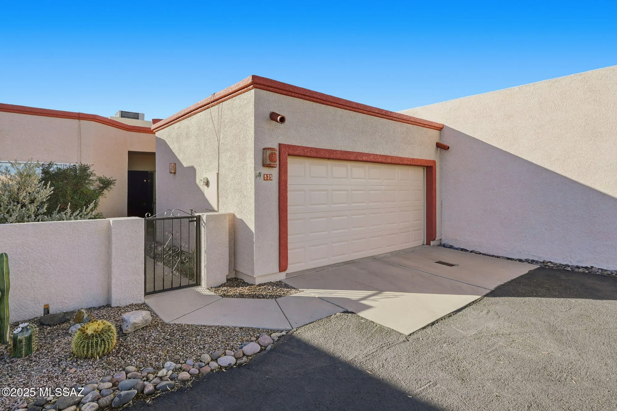 Property Slideshow image 9 of 44 | 575 w via rosaldo, Green Valley, AZ, 85614