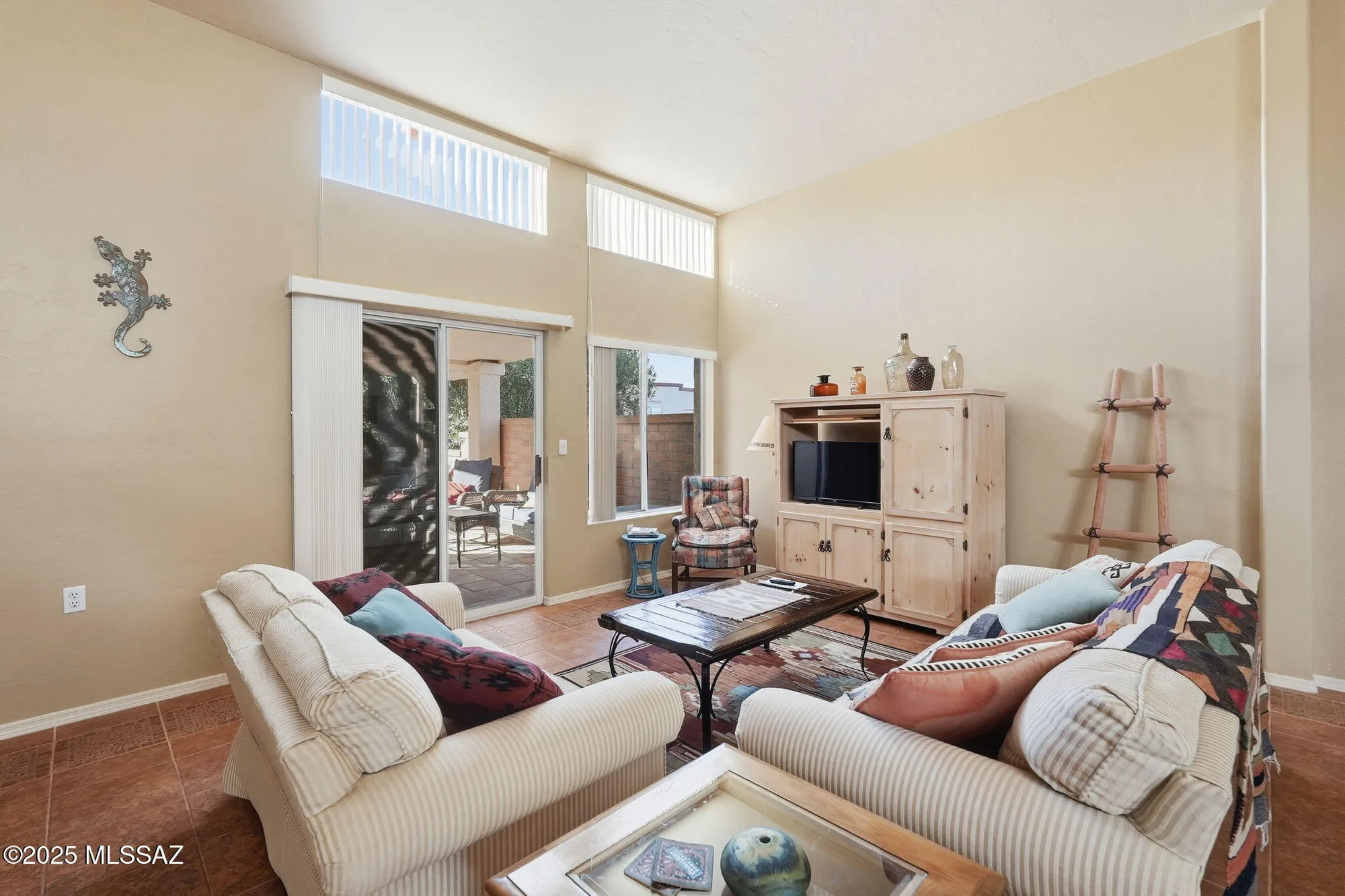 Property Slideshow image 13 of 44 | 575 w via rosaldo, Green Valley, AZ, 85614