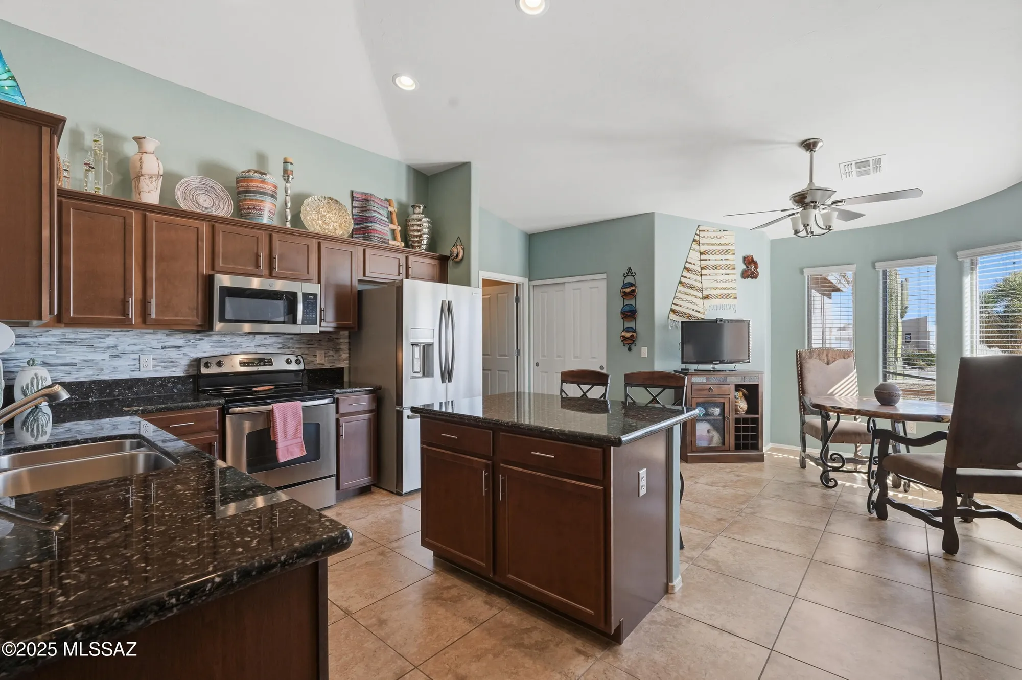 Property Slideshow image 7 of 31 | 1271 n via alamos, Green Valley, AZ, 85614