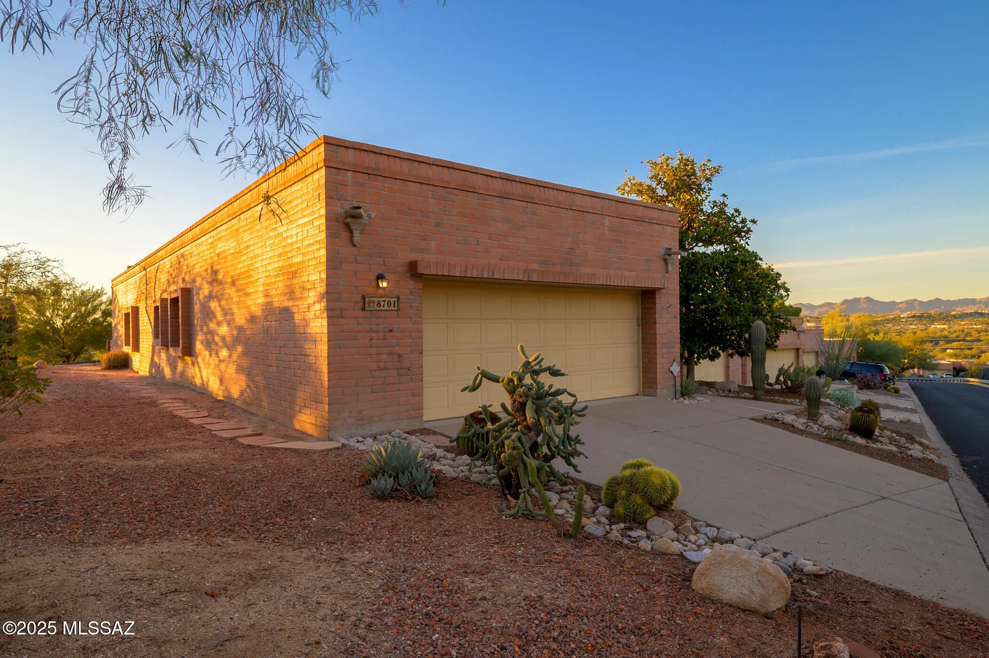 Property Slideshow image 2 of 51 | 8701 n coral ridge loop, Tucson, AZ, 85704
