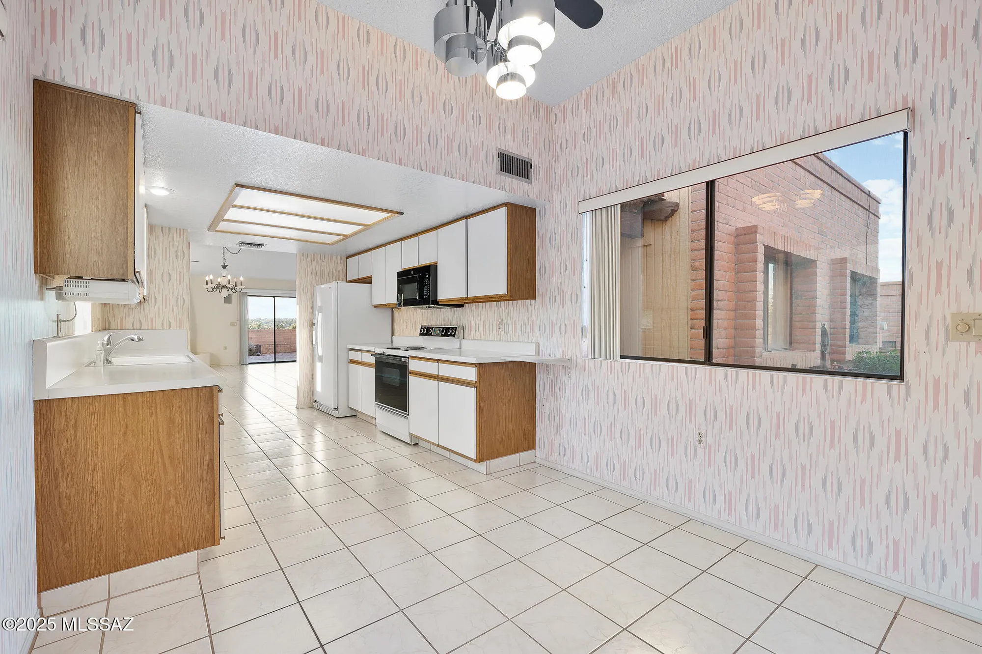 Property Slideshow image 13 of 51 | 8701 n coral ridge loop, Tucson, AZ, 85704