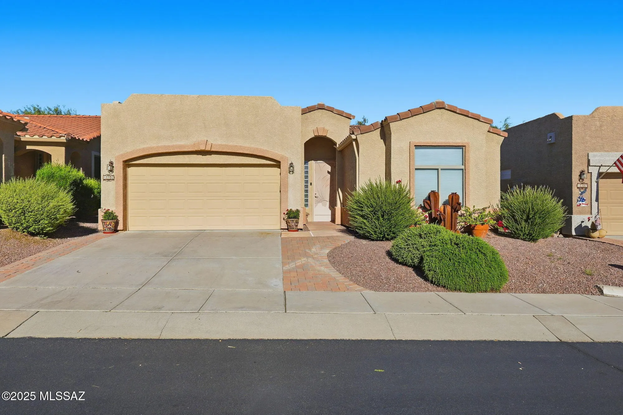 Property Slideshow image 4 of 29 | 656 w shadow wood st, Green Valley, AZ, 85614
