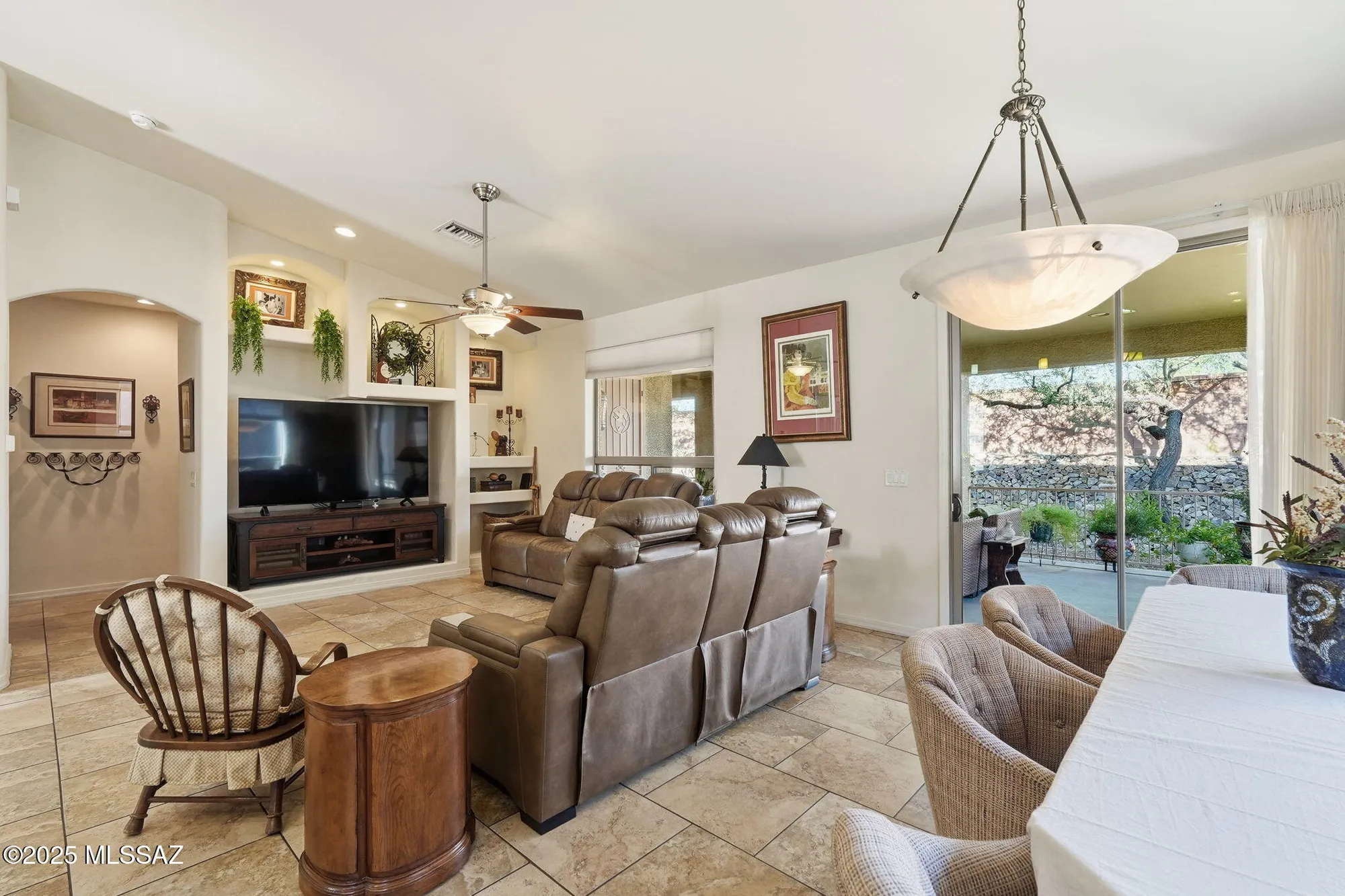 Property Slideshow image 8 of 29 | 656 w shadow wood st, Green Valley, AZ, 85614