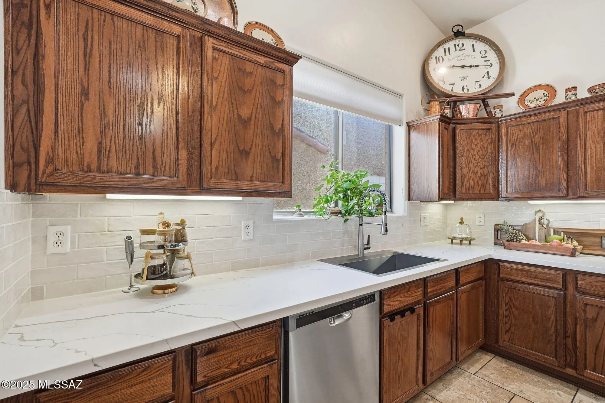 Property Slideshow image 13 of 29 | 656 w shadow wood st, Green Valley, AZ, 85614