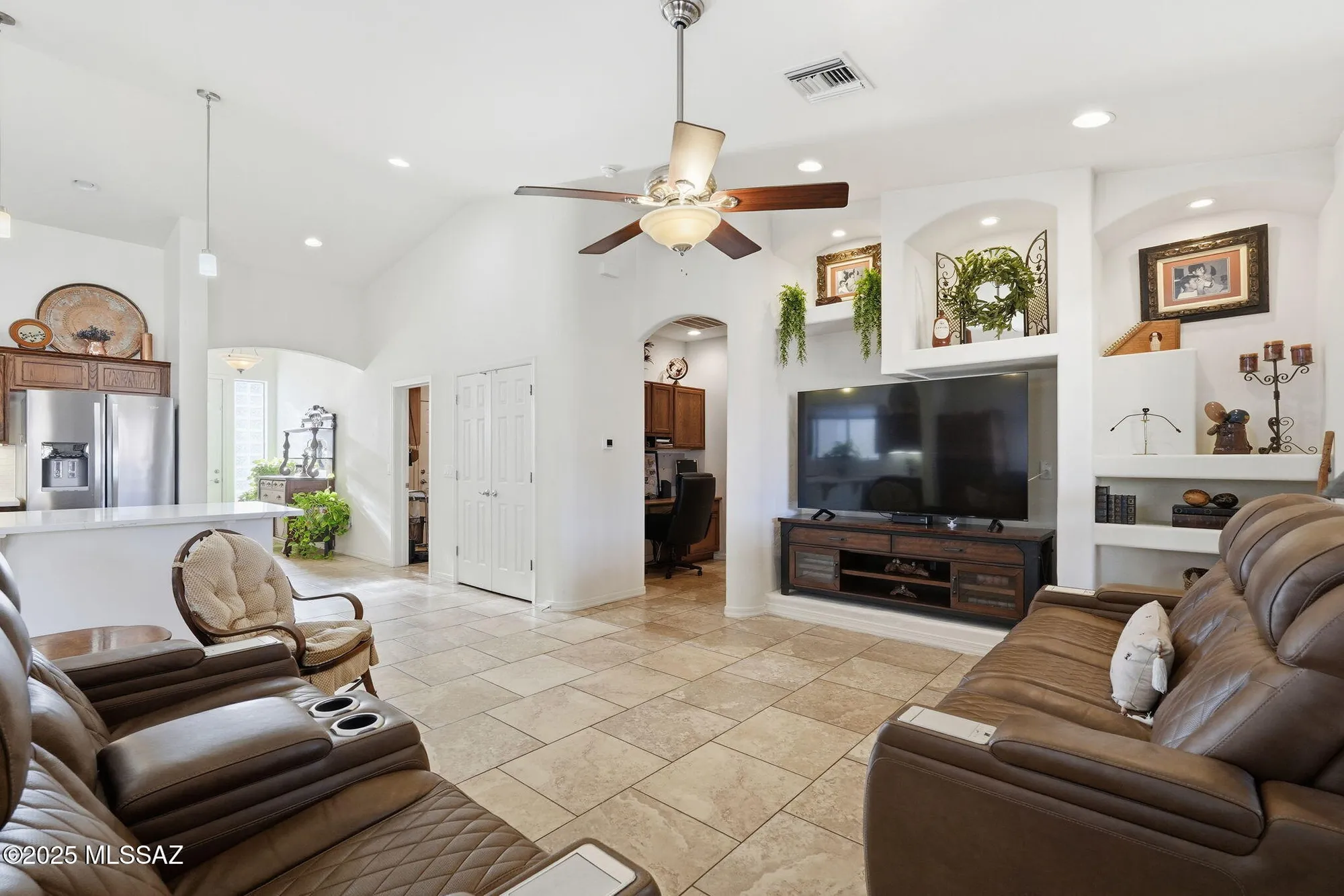 Property Slideshow image 11 of 29 | 656 w shadow wood st, Green Valley, AZ, 85614