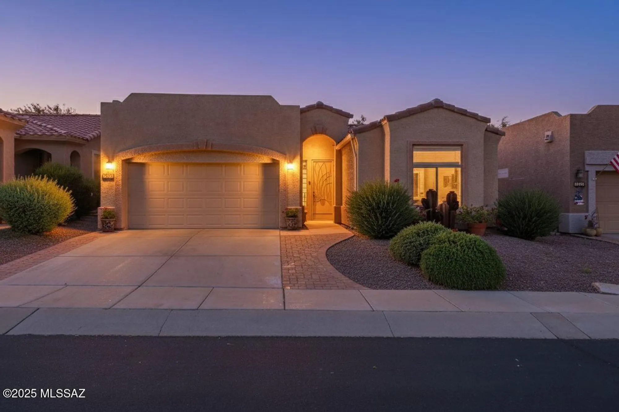 Property Slideshow image 1 of 29 | 656 w shadow wood st, Green Valley, AZ, 85614