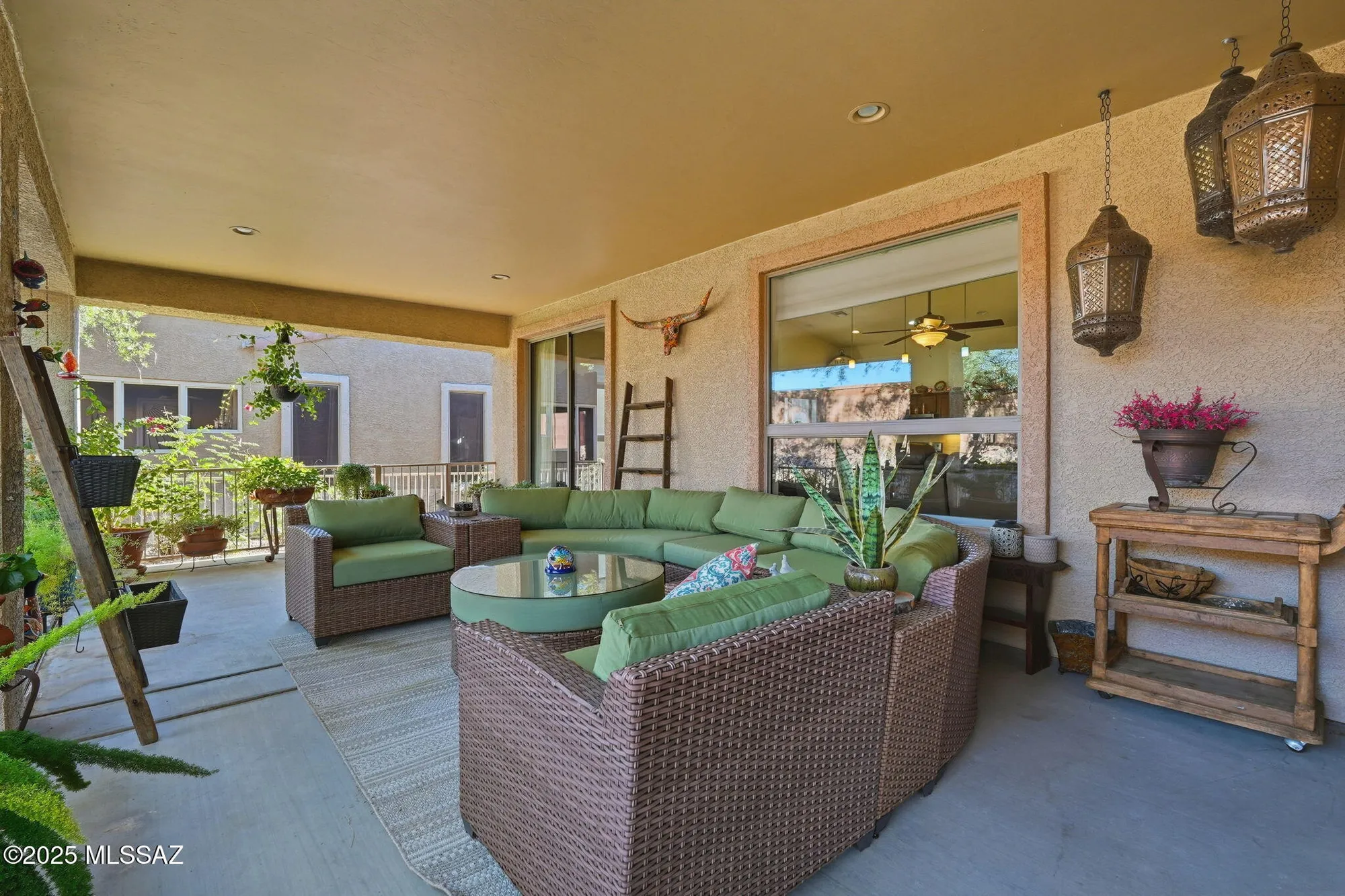 Property Slideshow image 5 of 29 | 656 w shadow wood st, Green Valley, AZ, 85614