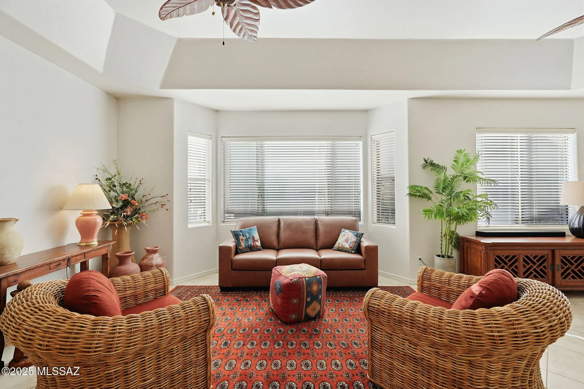 Property Slideshow image 6 of 40 | 513 w knotwood st, Green Valley, AZ, 85614