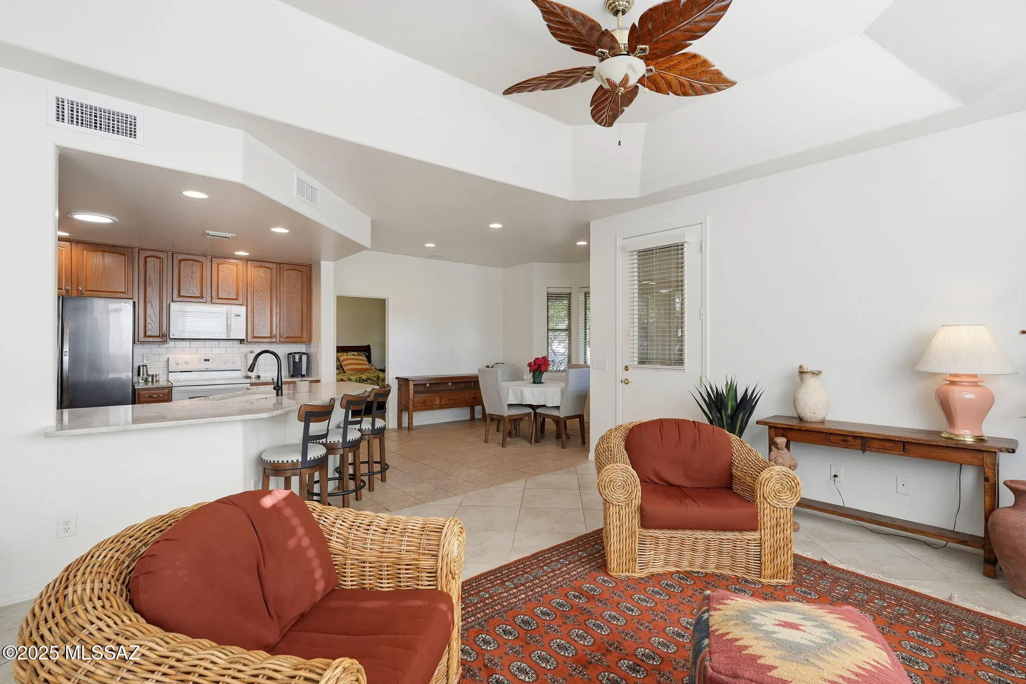 Property Slideshow image 8 of 40 | 513 w knotwood st, Green Valley, AZ, 85614