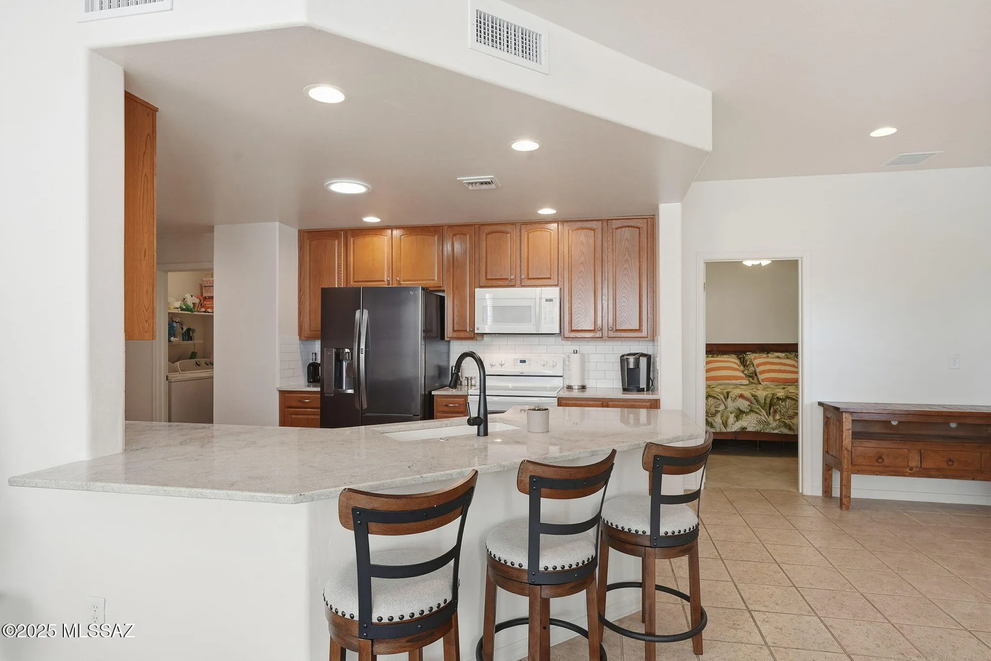 Property Slideshow image 9 of 40 | 513 w knotwood st, Green Valley, AZ, 85614