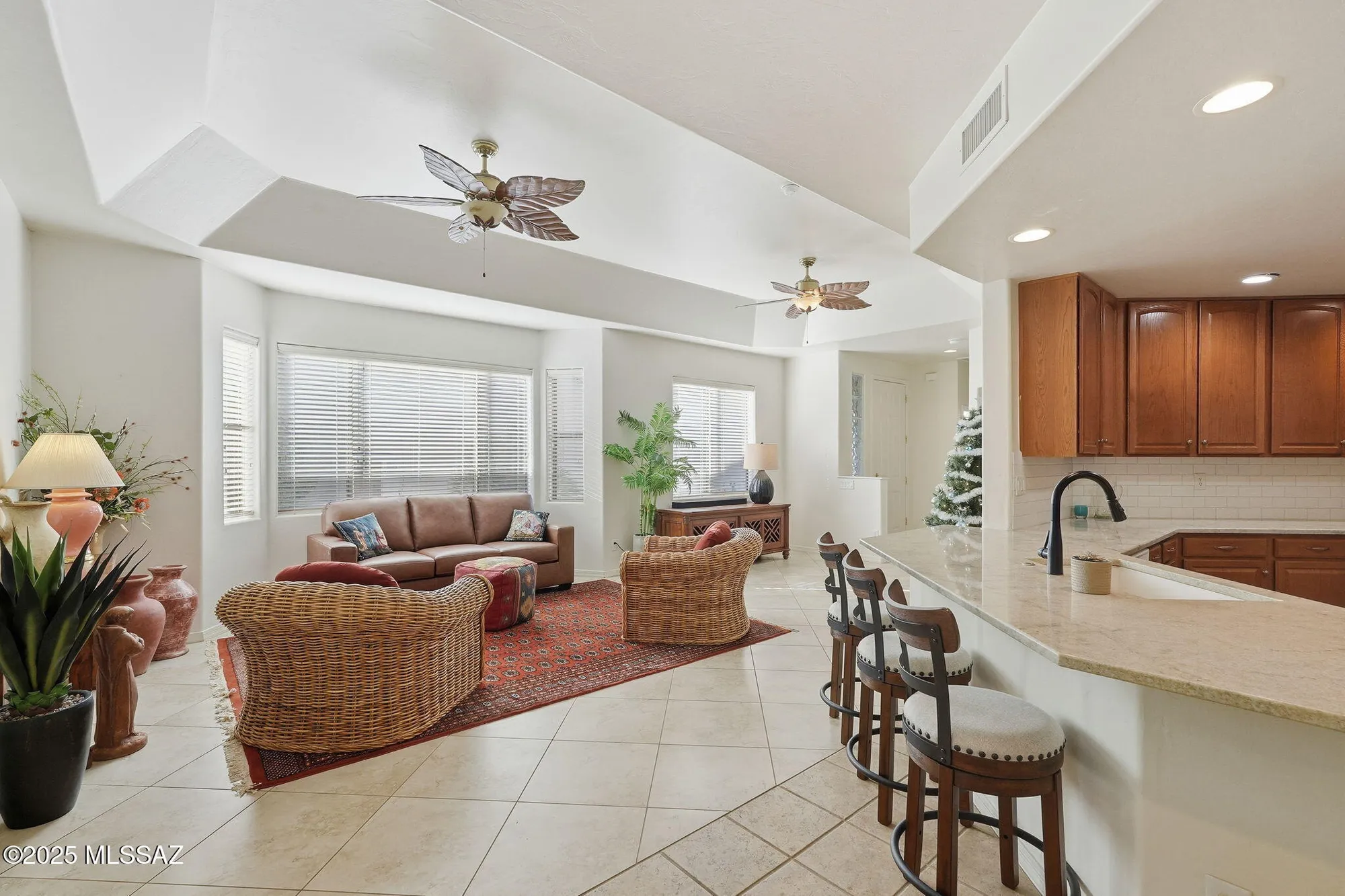 Property Slideshow image 10 of 40 | 513 w knotwood st, Green Valley, AZ, 85614