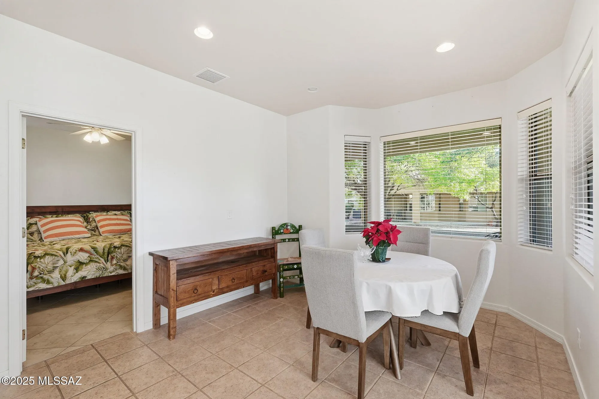 Property Slideshow image 17 of 40 | 513 w knotwood st, Green Valley, AZ, 85614