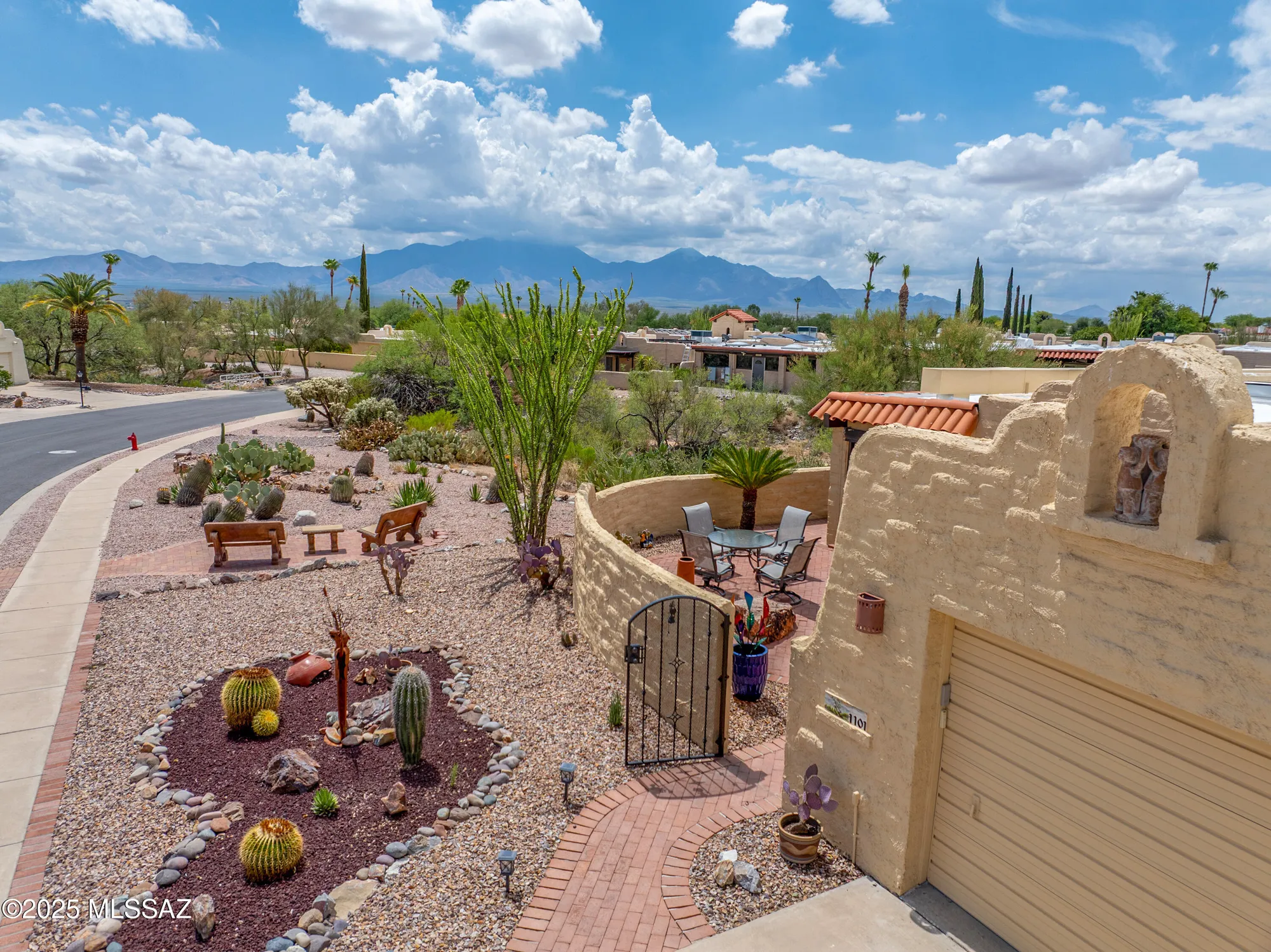 Property Slideshow image 3 of 49 | 1101 w circulo del norte, Green Valley, AZ, 85614