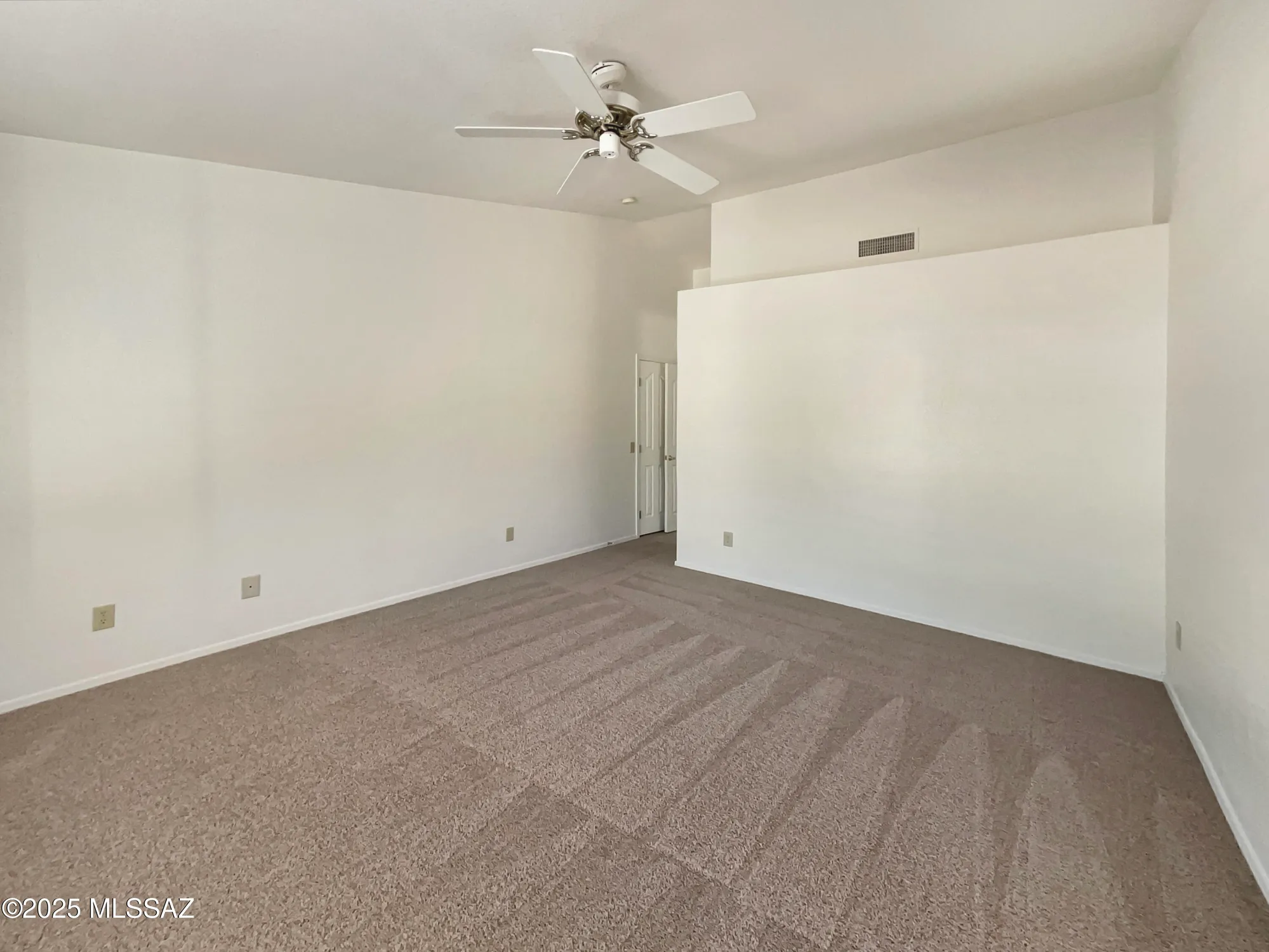 Property Slideshow image 12 of 14 | 37634 s niblick dr, Saddlebrooke, AZ, 85739