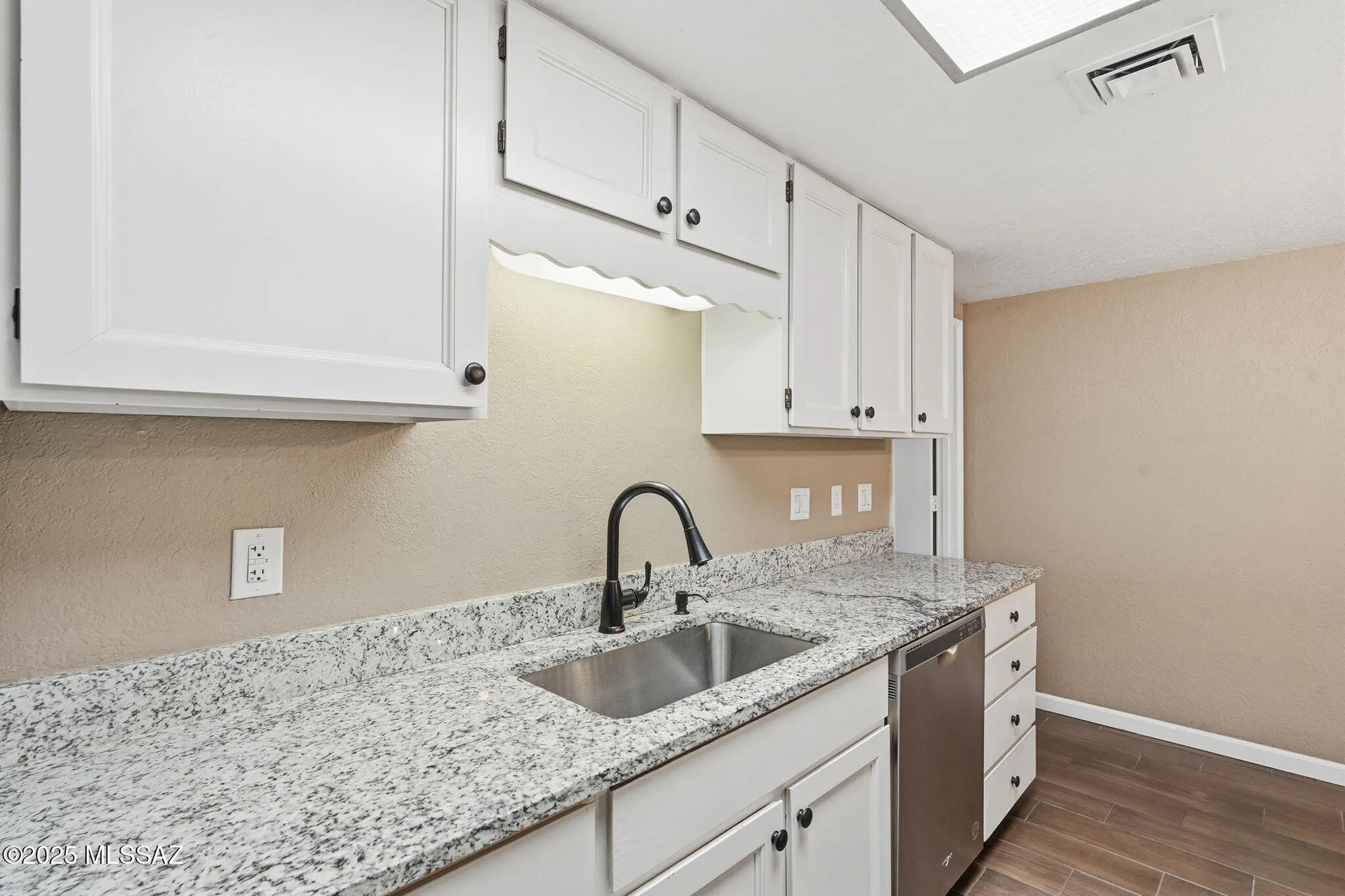 Property Slideshow image 16 of 37 | 301 n paseo de los conquistadores, Green Valley, AZ, 85614