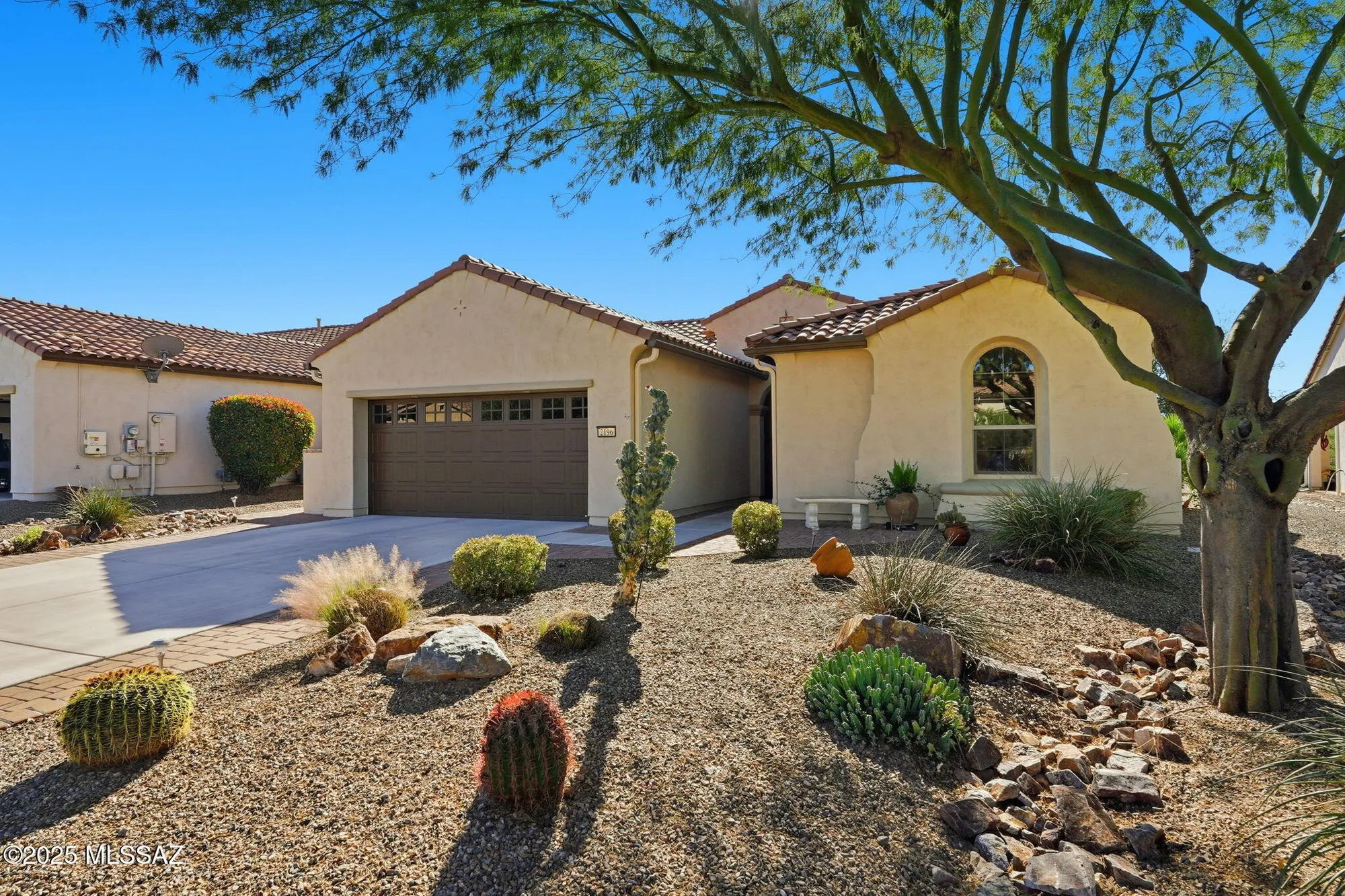 Property Slideshow image 2 of 42 | 2196 e thunderchief dr, Green Valley, AZ, 85614